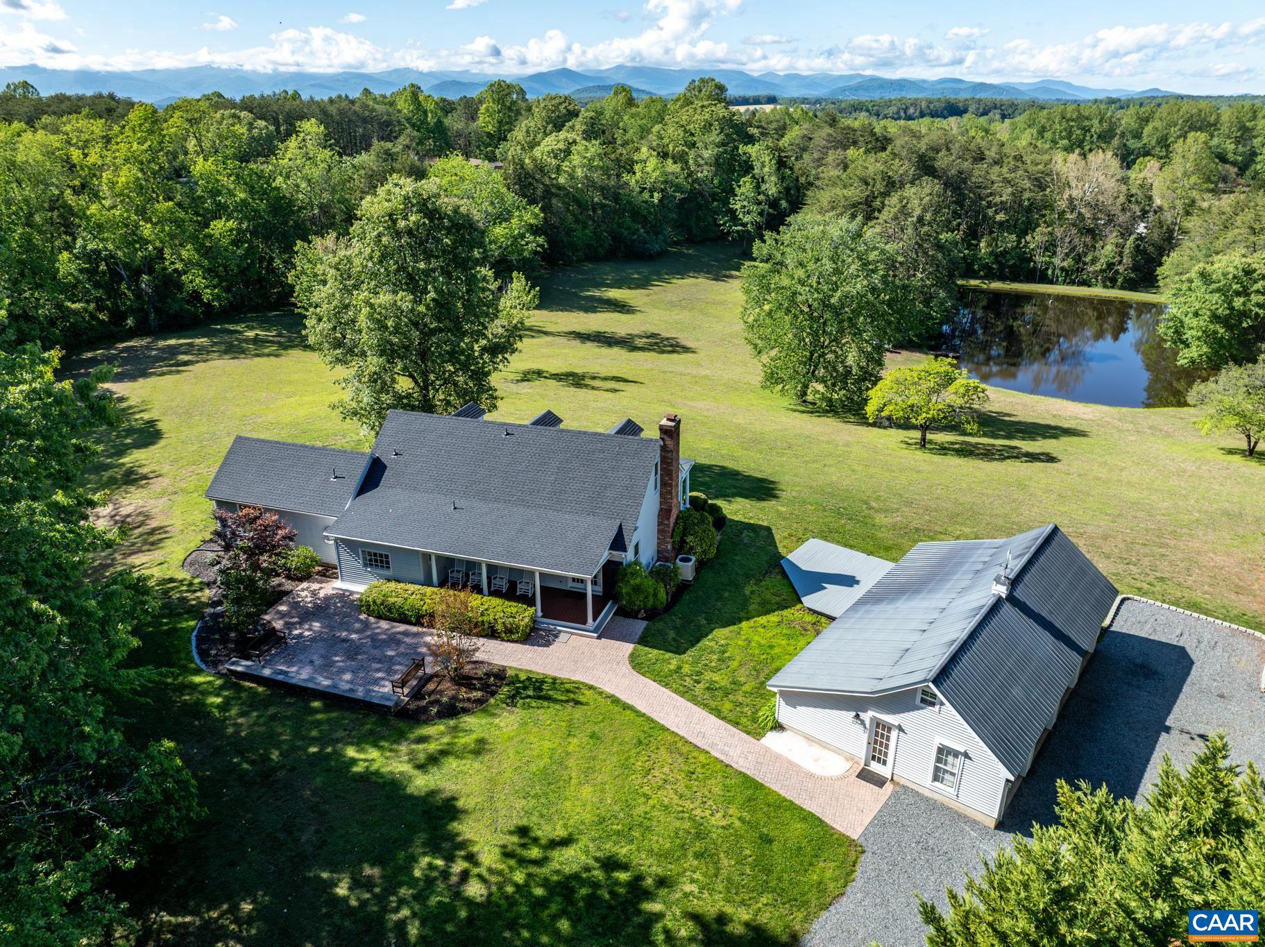 DAWSONVILLE - Residential