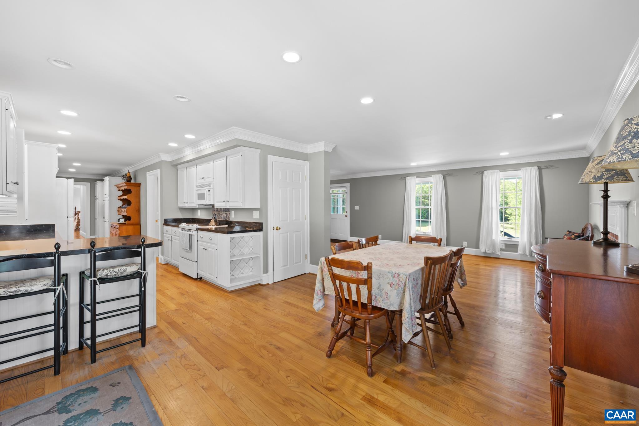 DAWSONVILLE - Residential