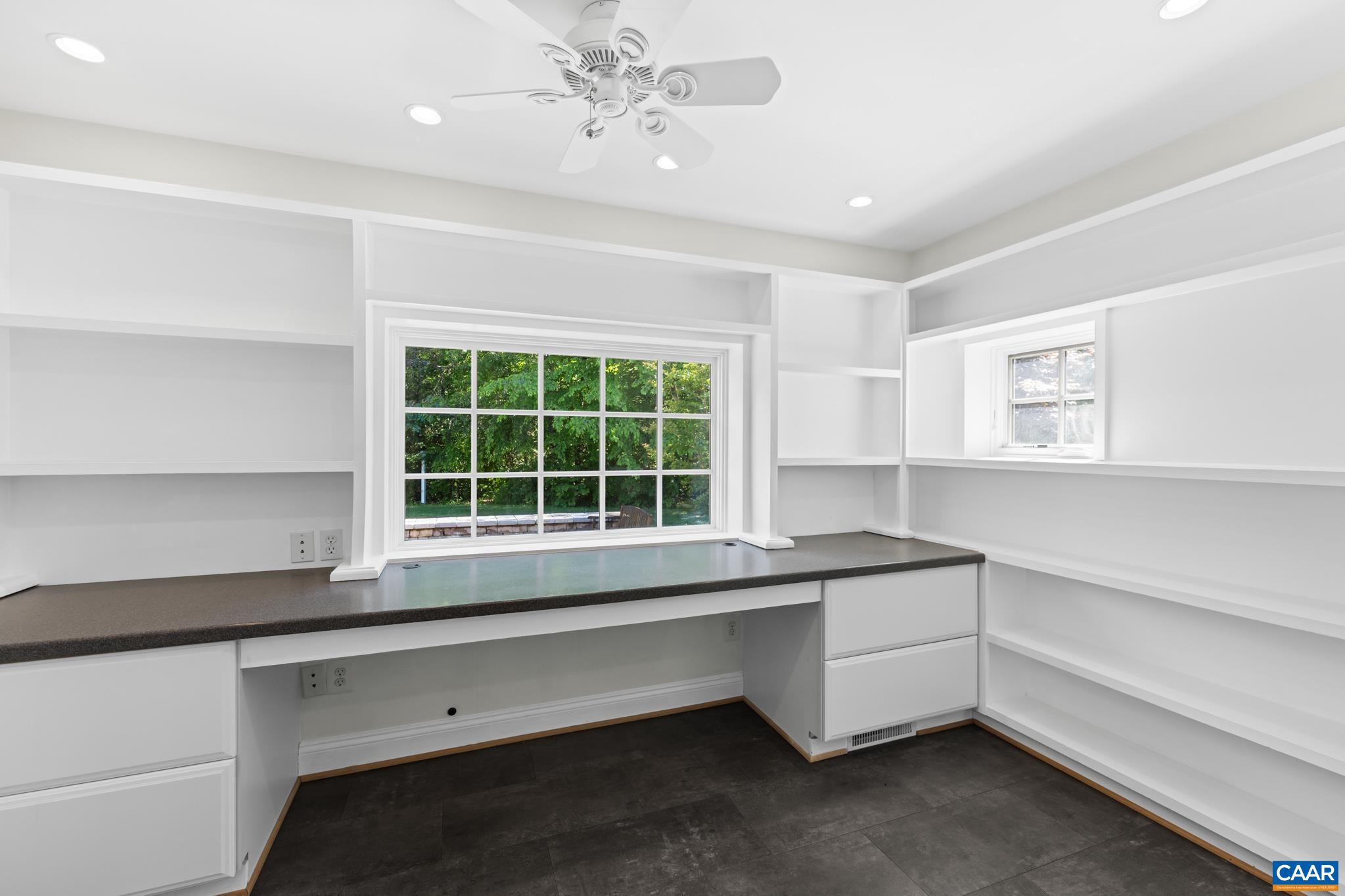 DAWSONVILLE - Residential