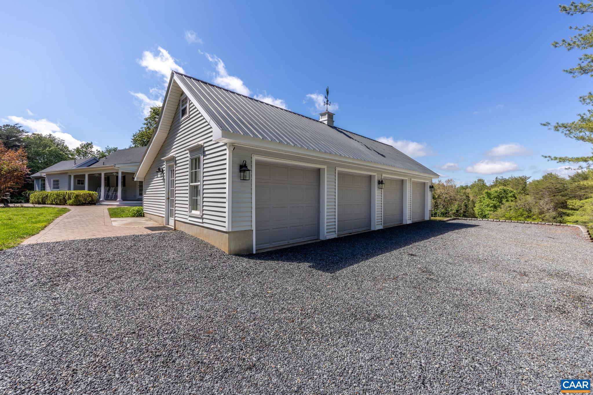 DAWSONVILLE - Residential