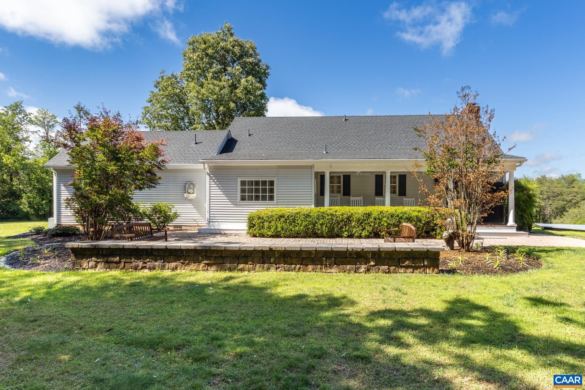 DAWSONVILLE - Residential