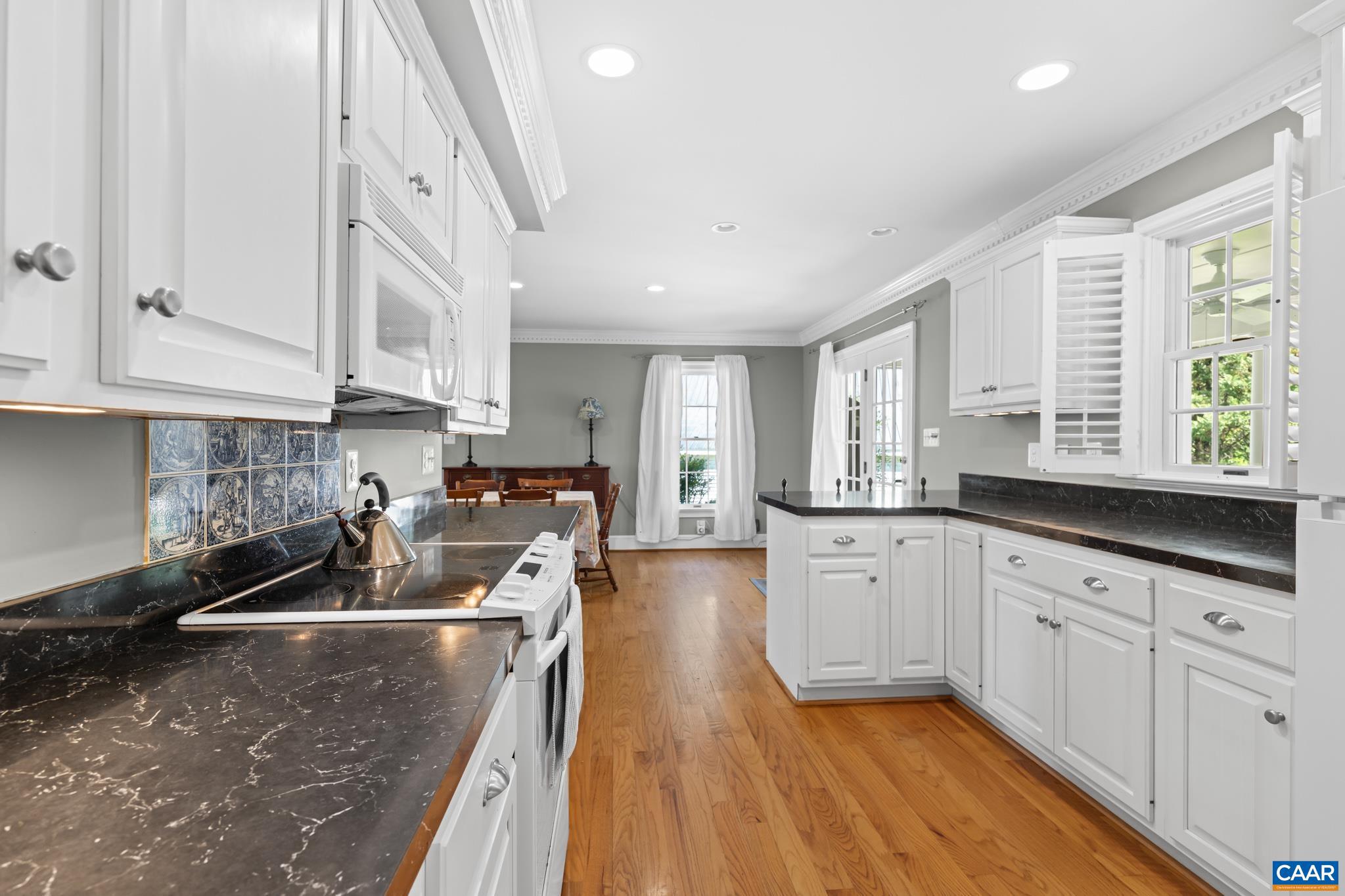 DAWSONVILLE - Residential