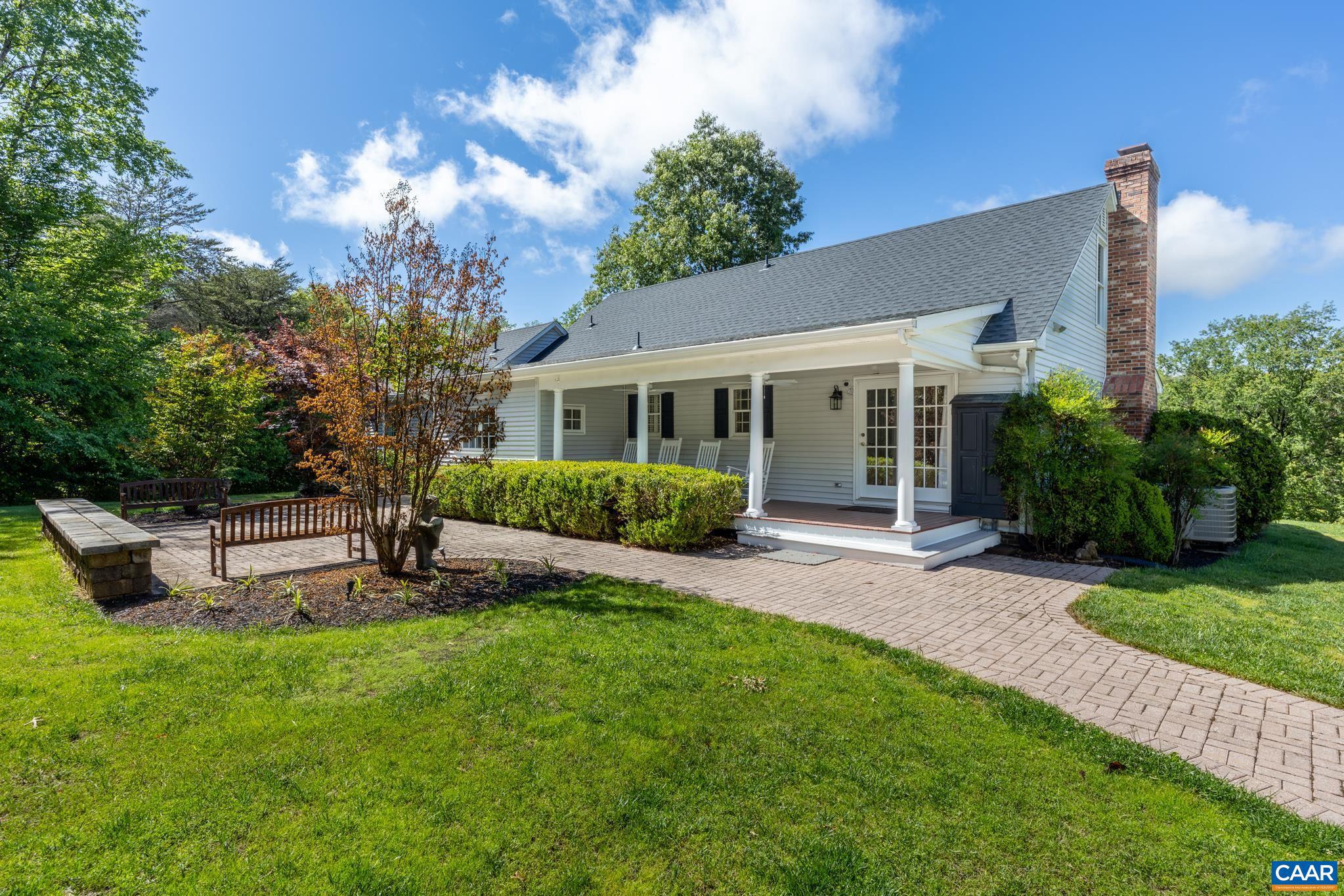 DAWSONVILLE - Residential