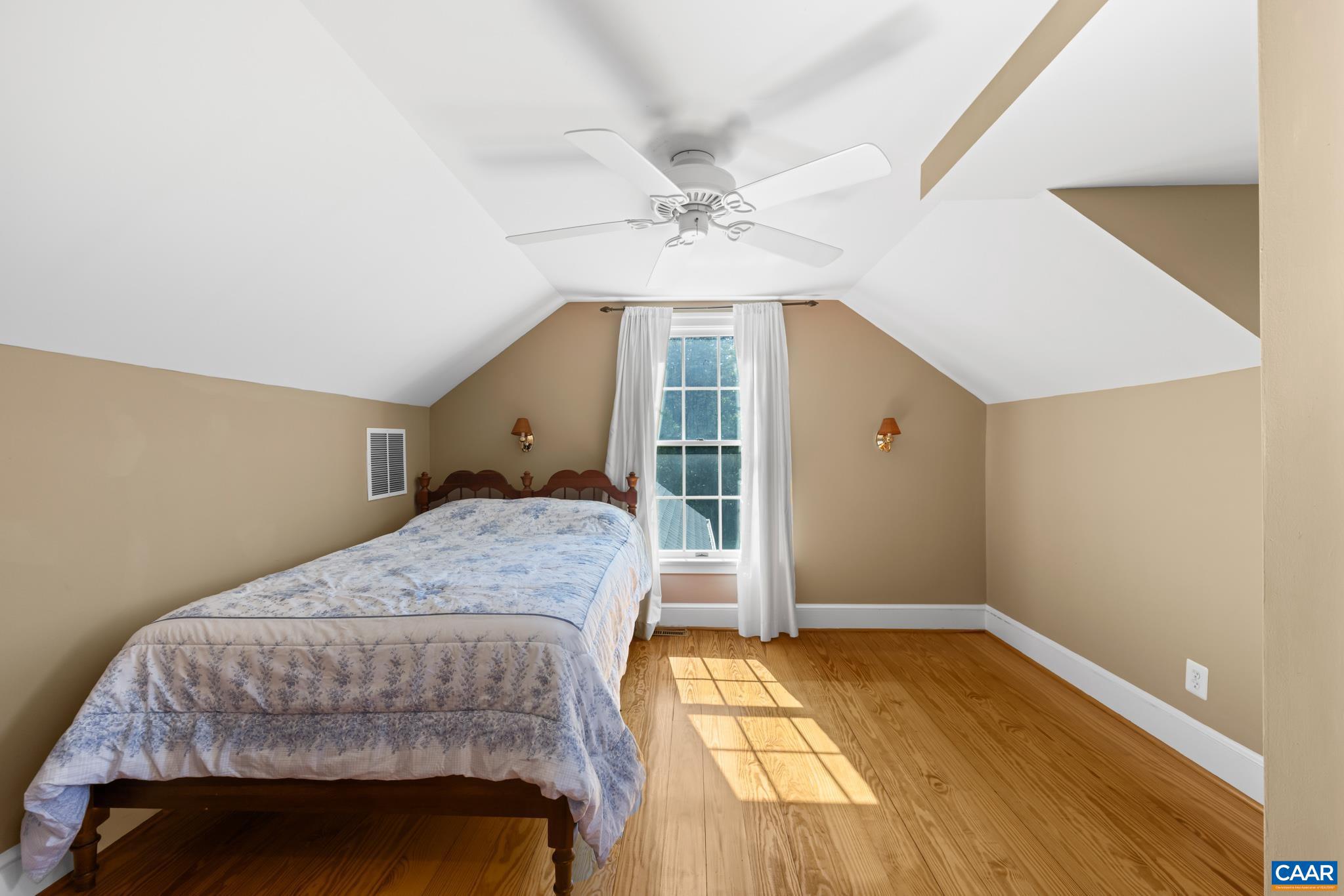 DAWSONVILLE - Residential