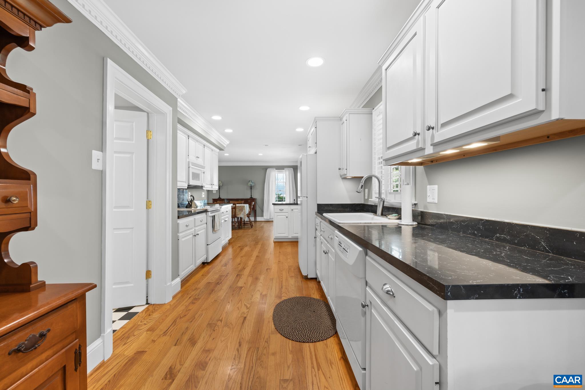 DAWSONVILLE - Residential