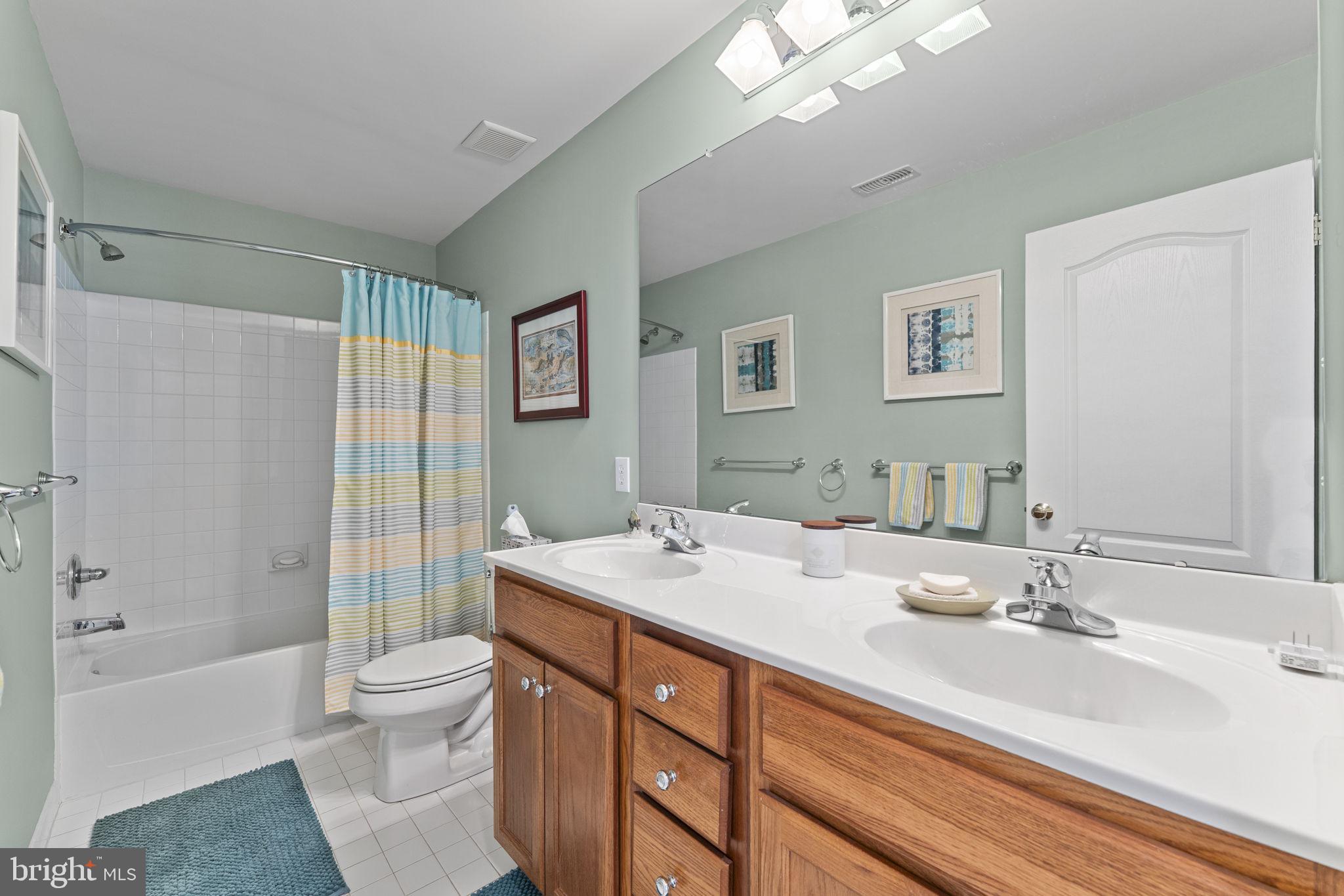 KINGS GRANT - Residential