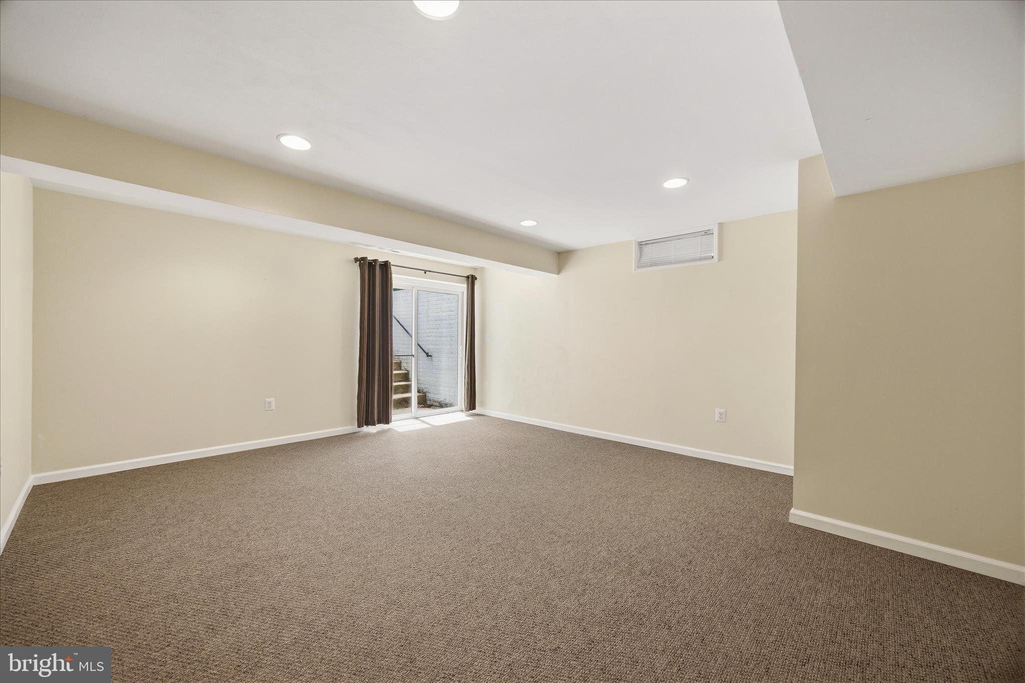 SLOOP COVE LANDING - Residential