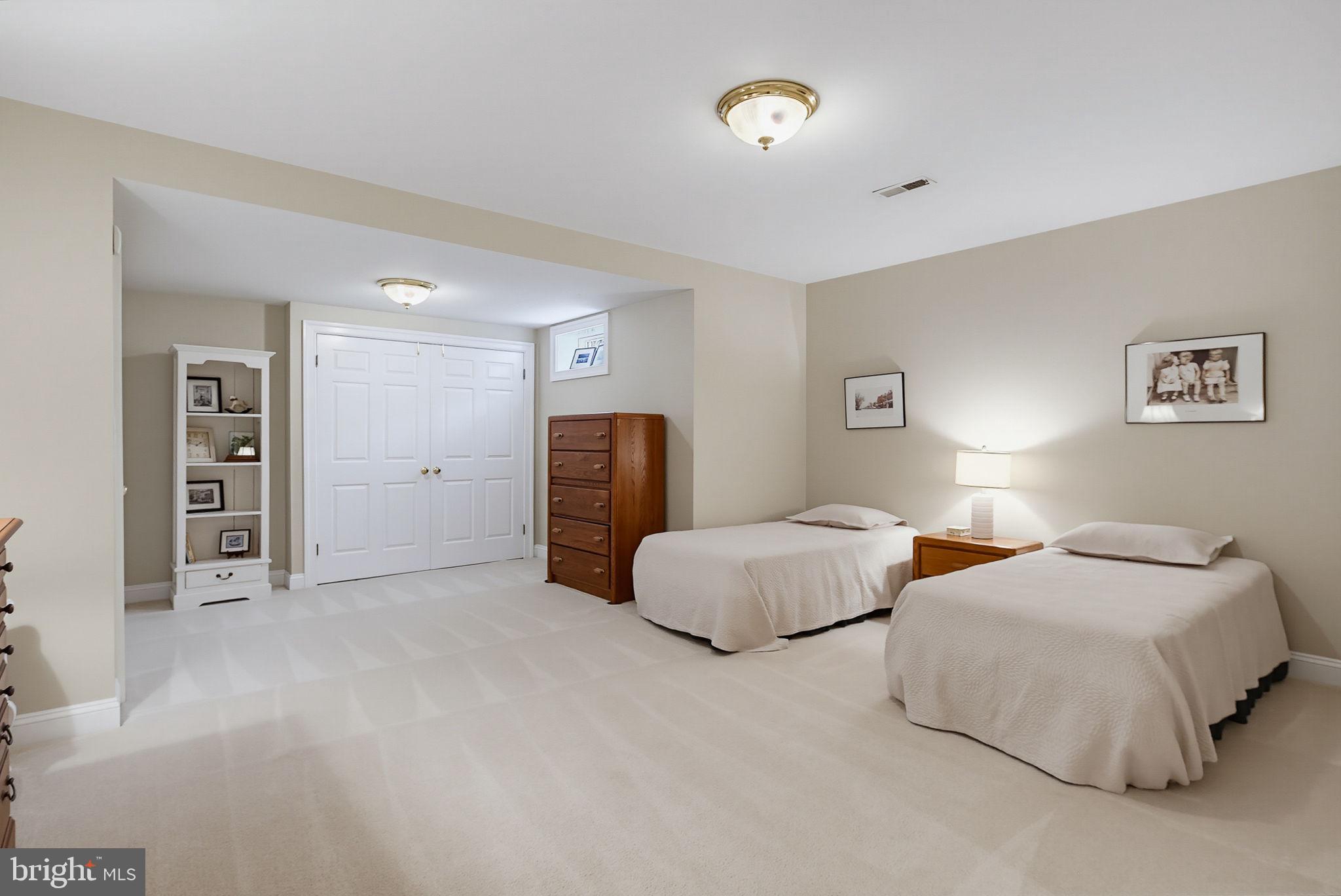 BUCKSKIN WOODS - Residential