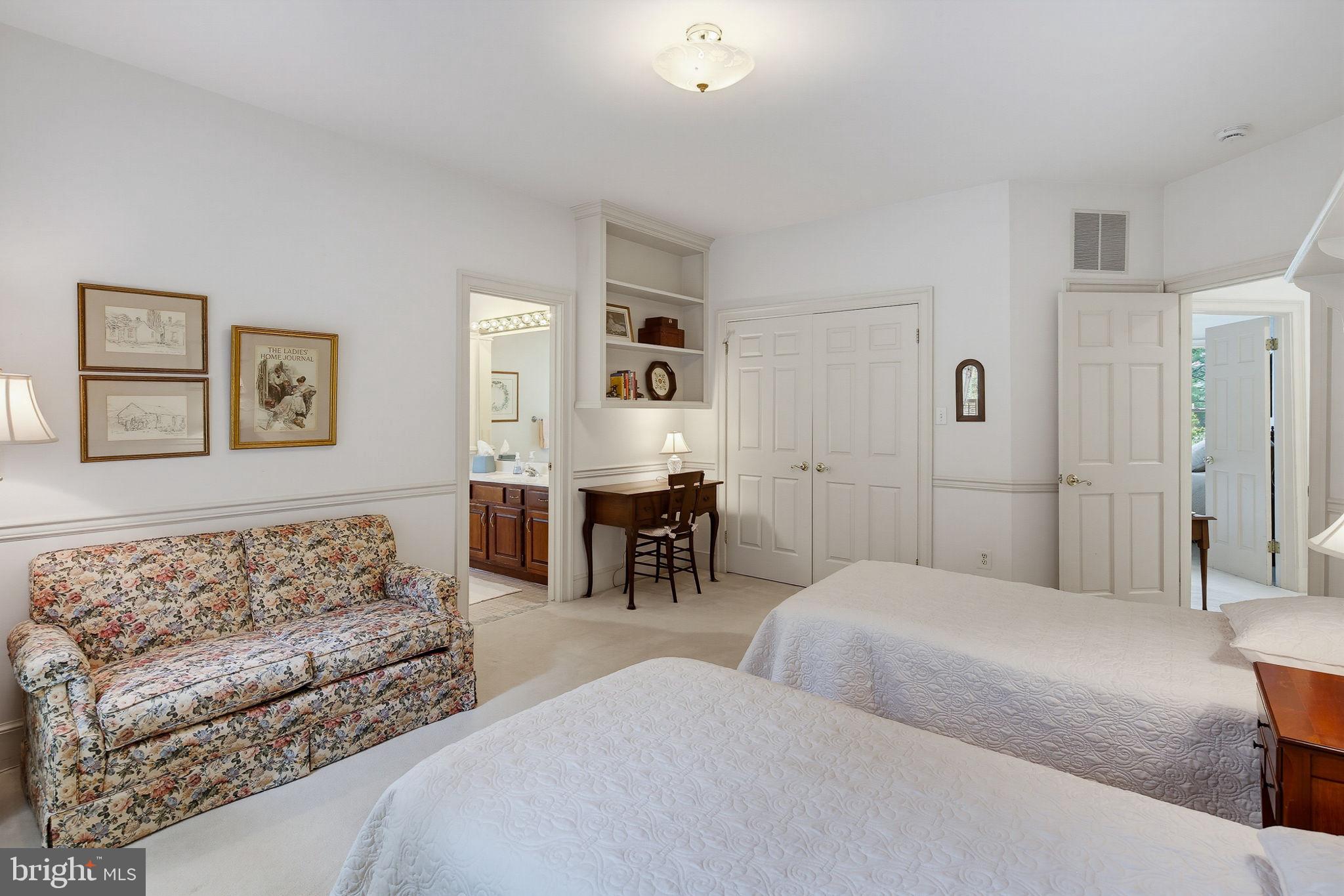 BUCKSKIN WOODS - Residential