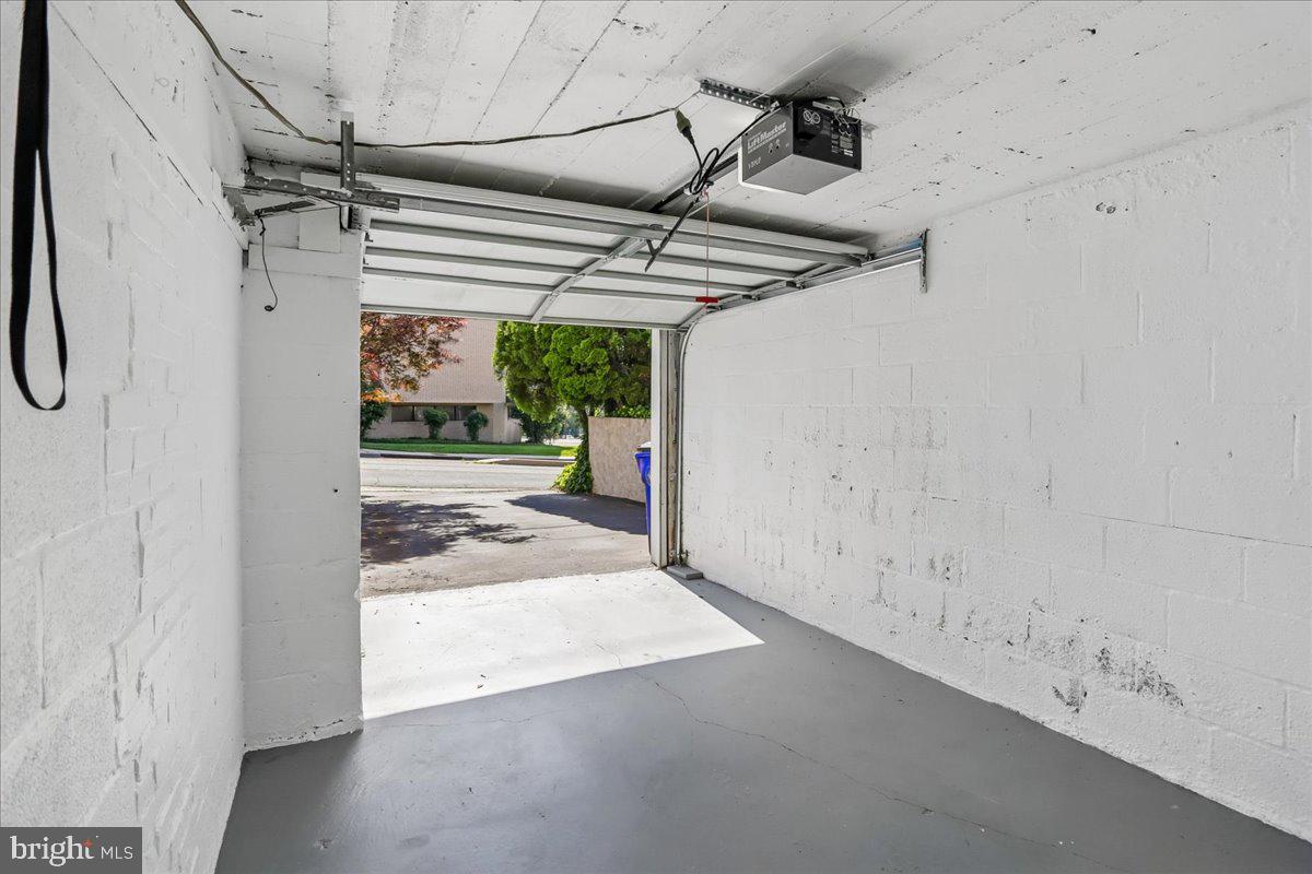 NORTH KENSINGTON - Residential