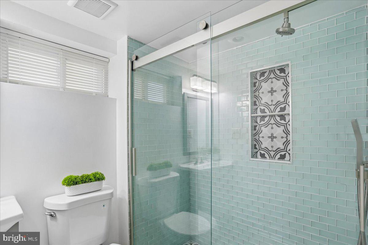 NORTH KENSINGTON - Residential