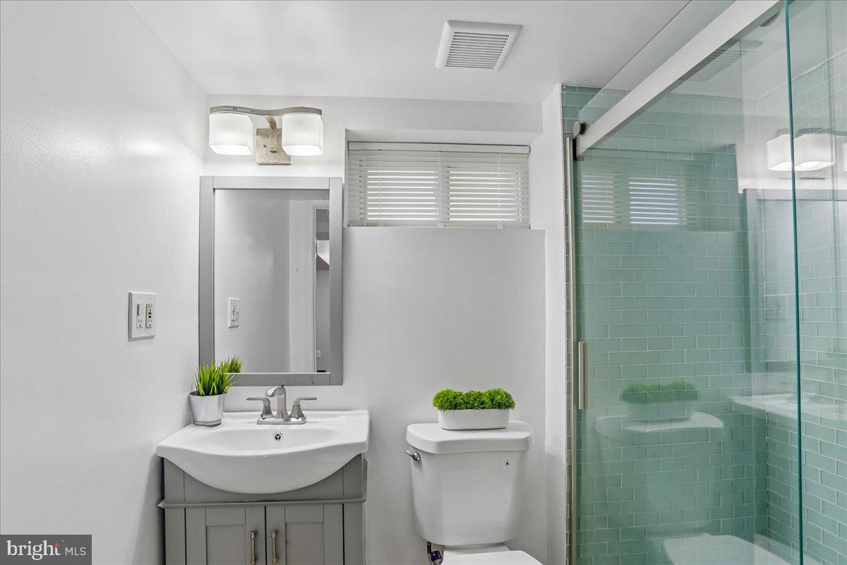 NORTH KENSINGTON - Residential