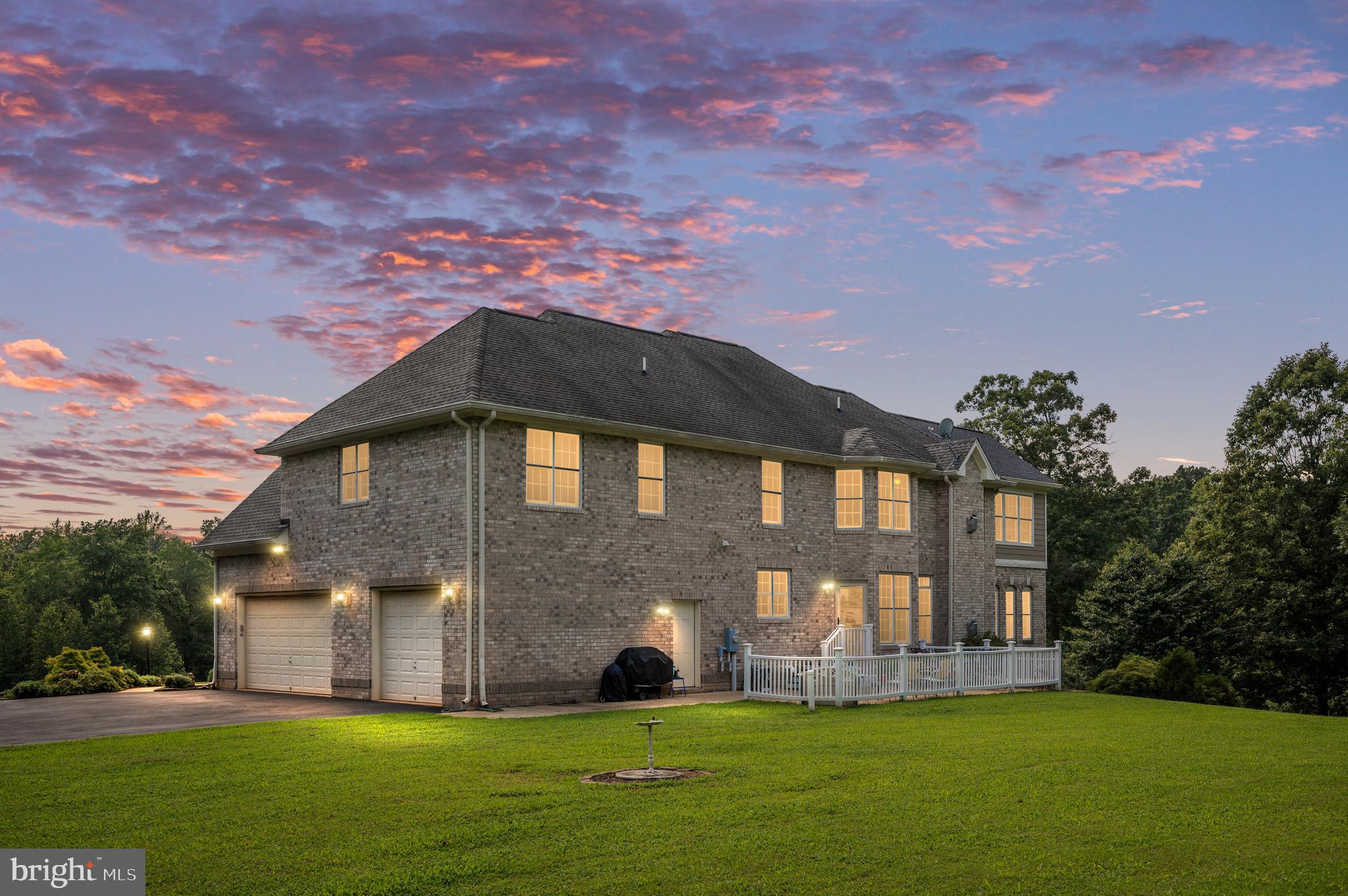 THE OAKS - Residential