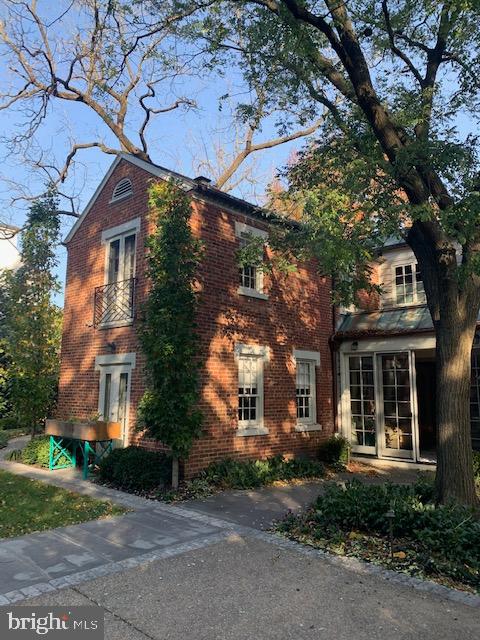 OLD TOWN ALEXANDRIA - Residential