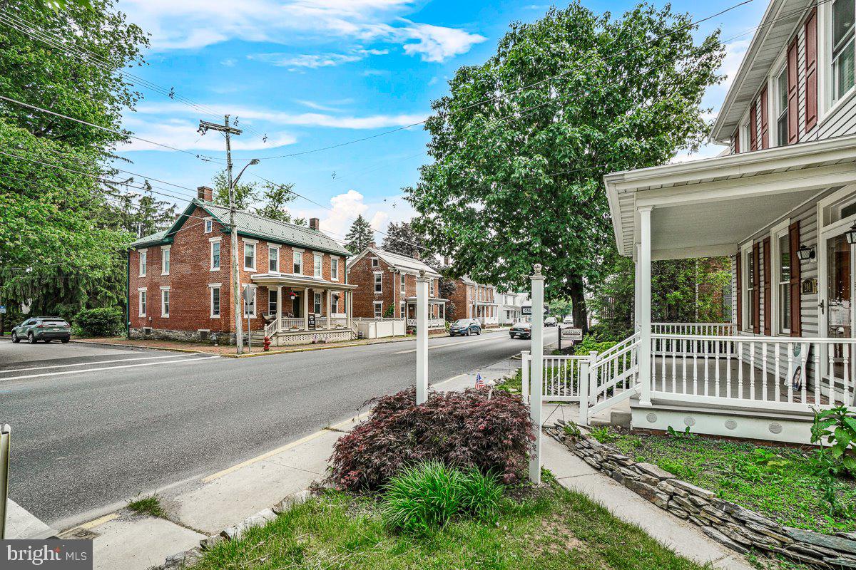 MAIN STREET - Residential