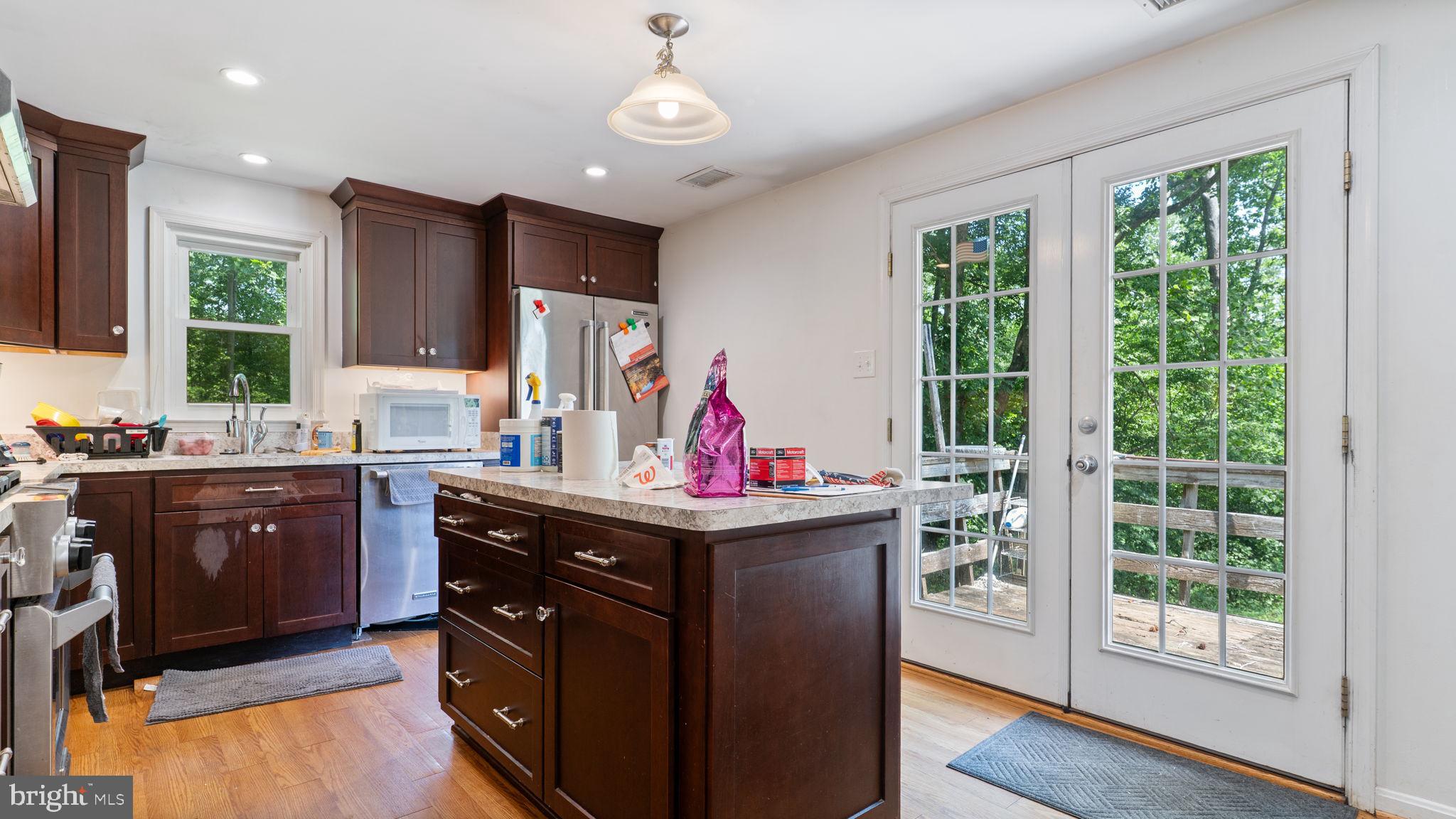 HUGHESVILLE - Residential