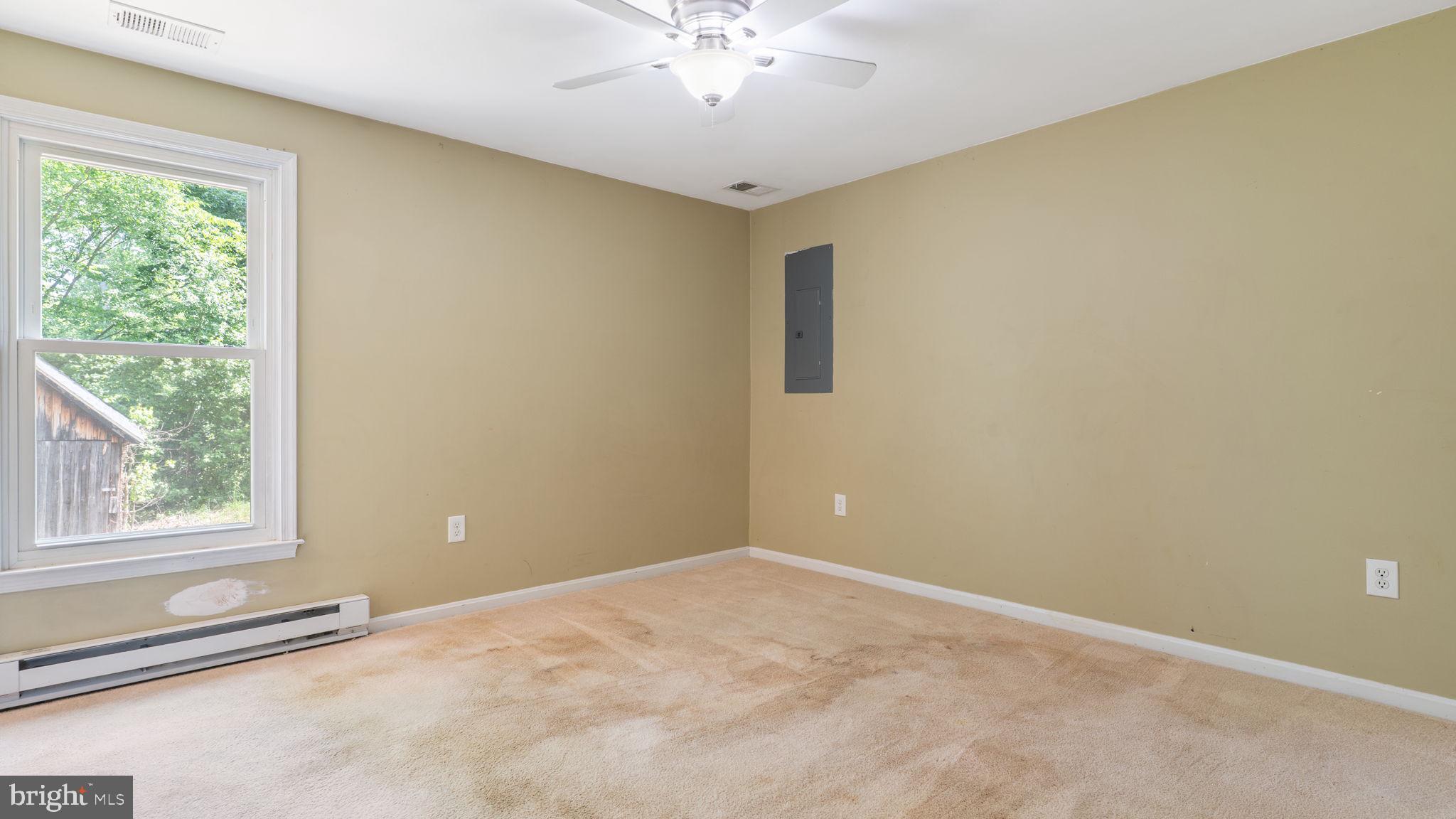 HUGHESVILLE - Residential