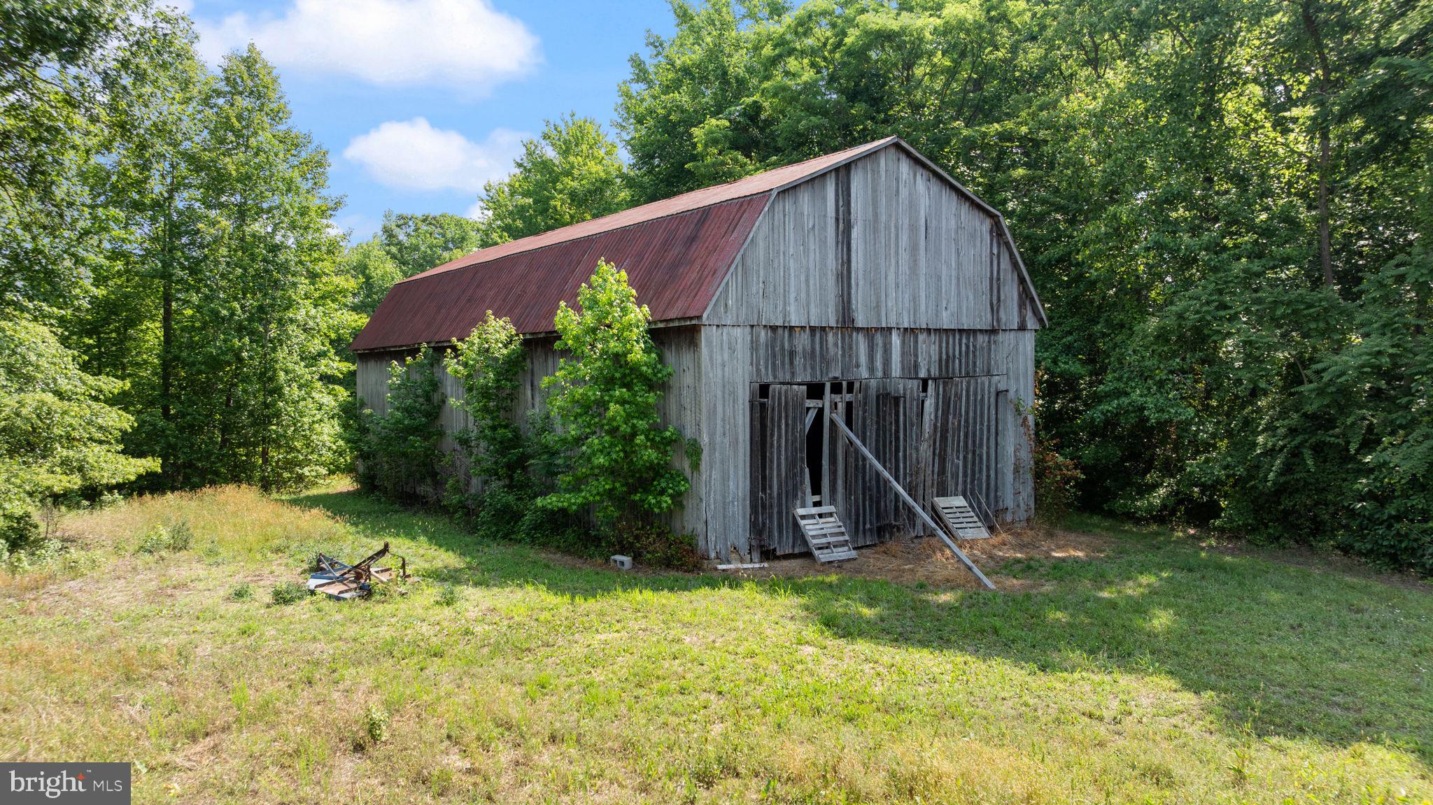 HUGHESVILLE - Residential