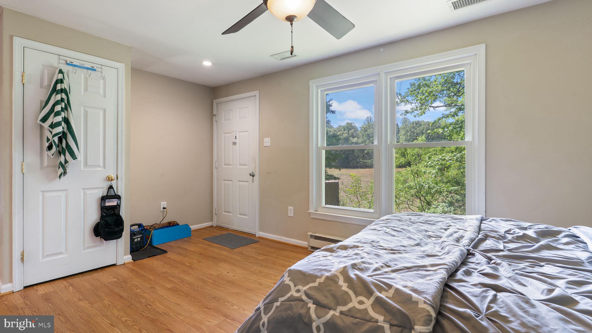 HUGHESVILLE - Residential