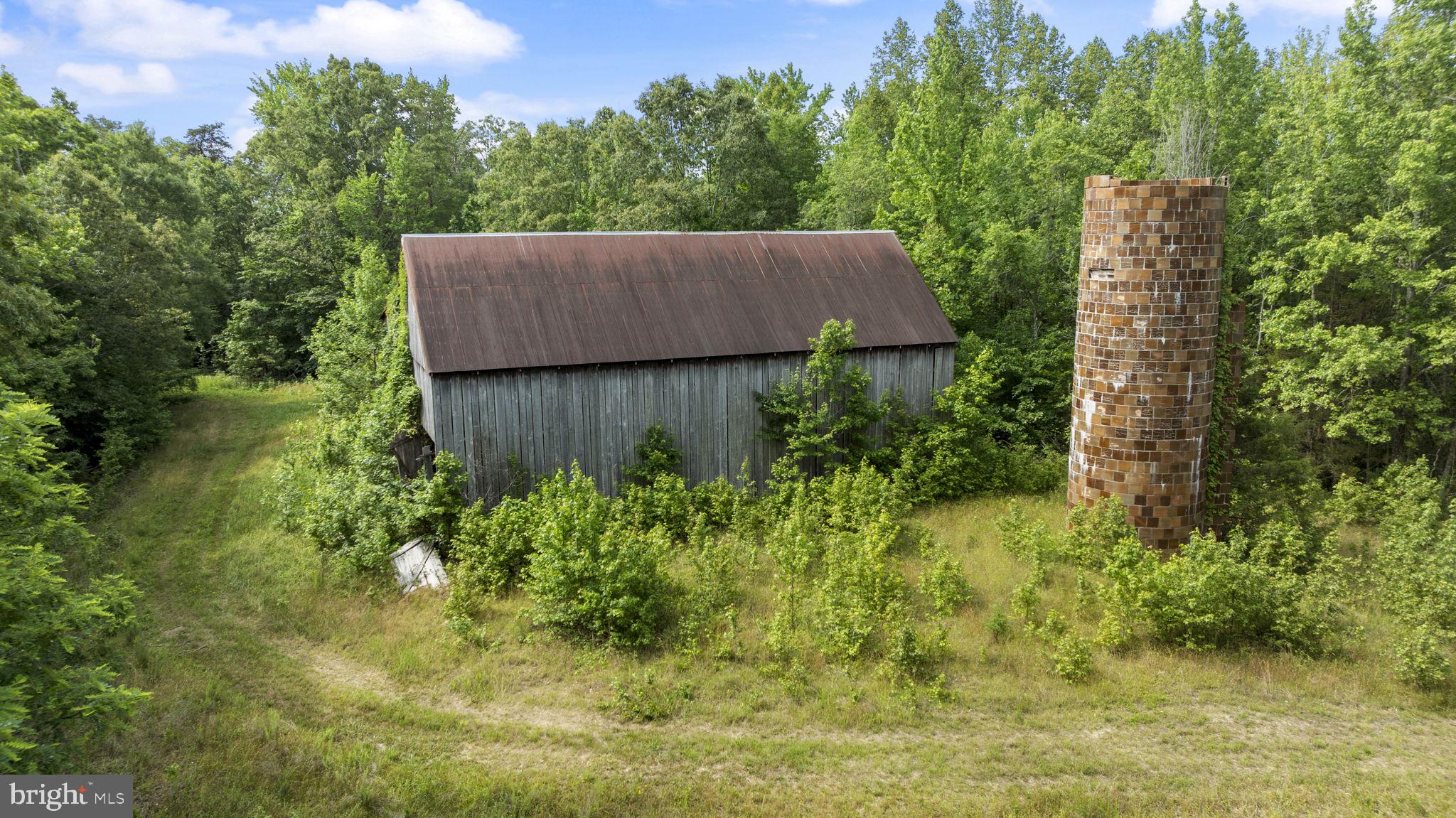 HUGHESVILLE - Residential