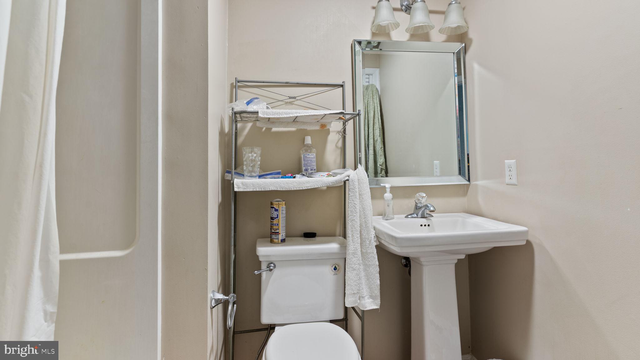 HUGHESVILLE - Residential