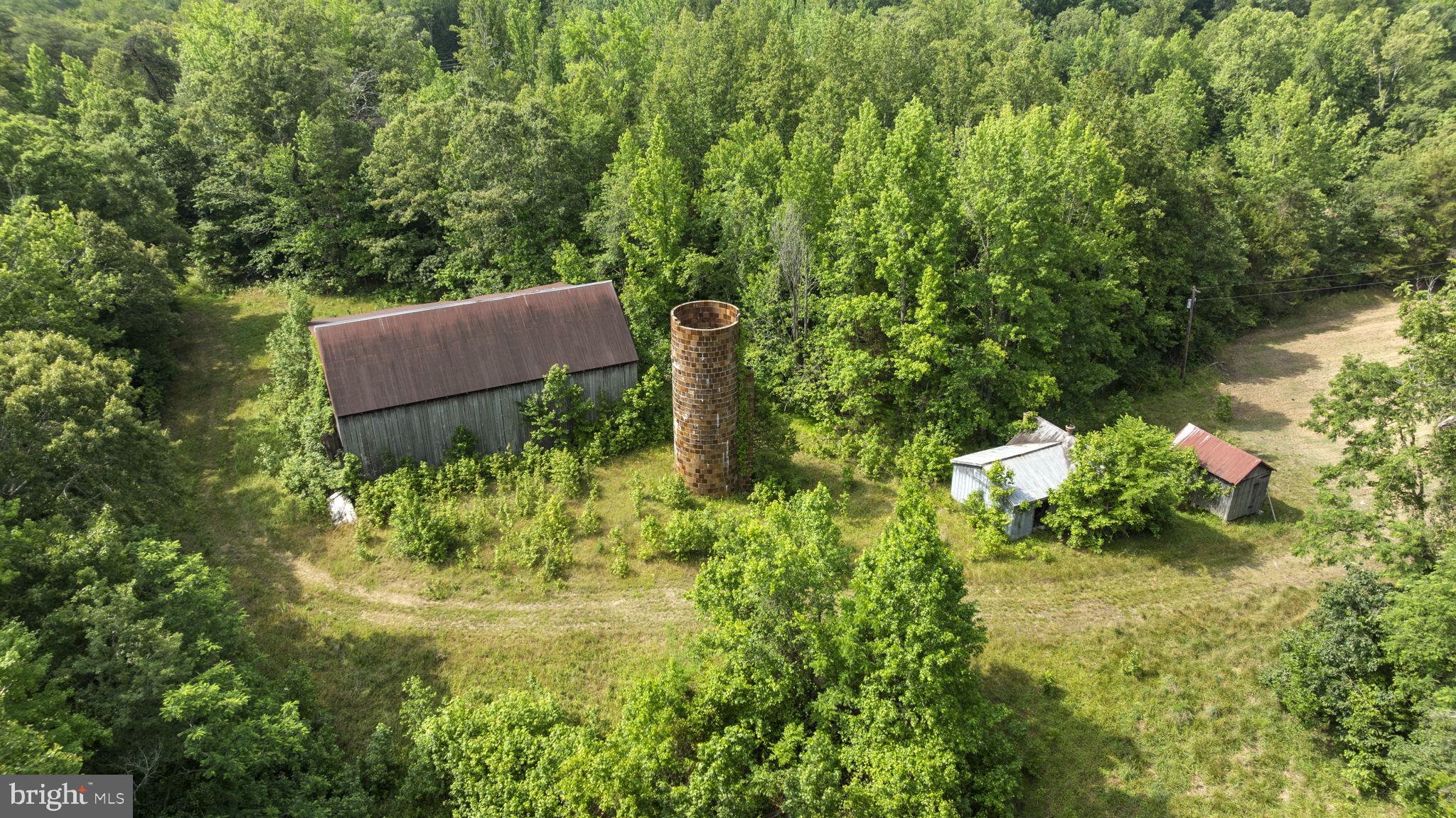 HUGHESVILLE - Residential