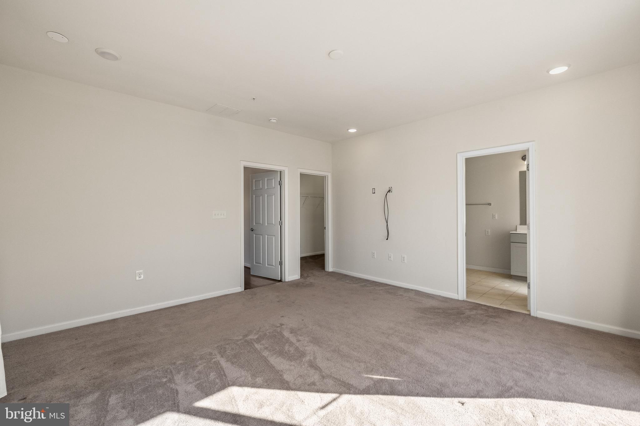 CAMBRIA SQUARE - Residential Lease