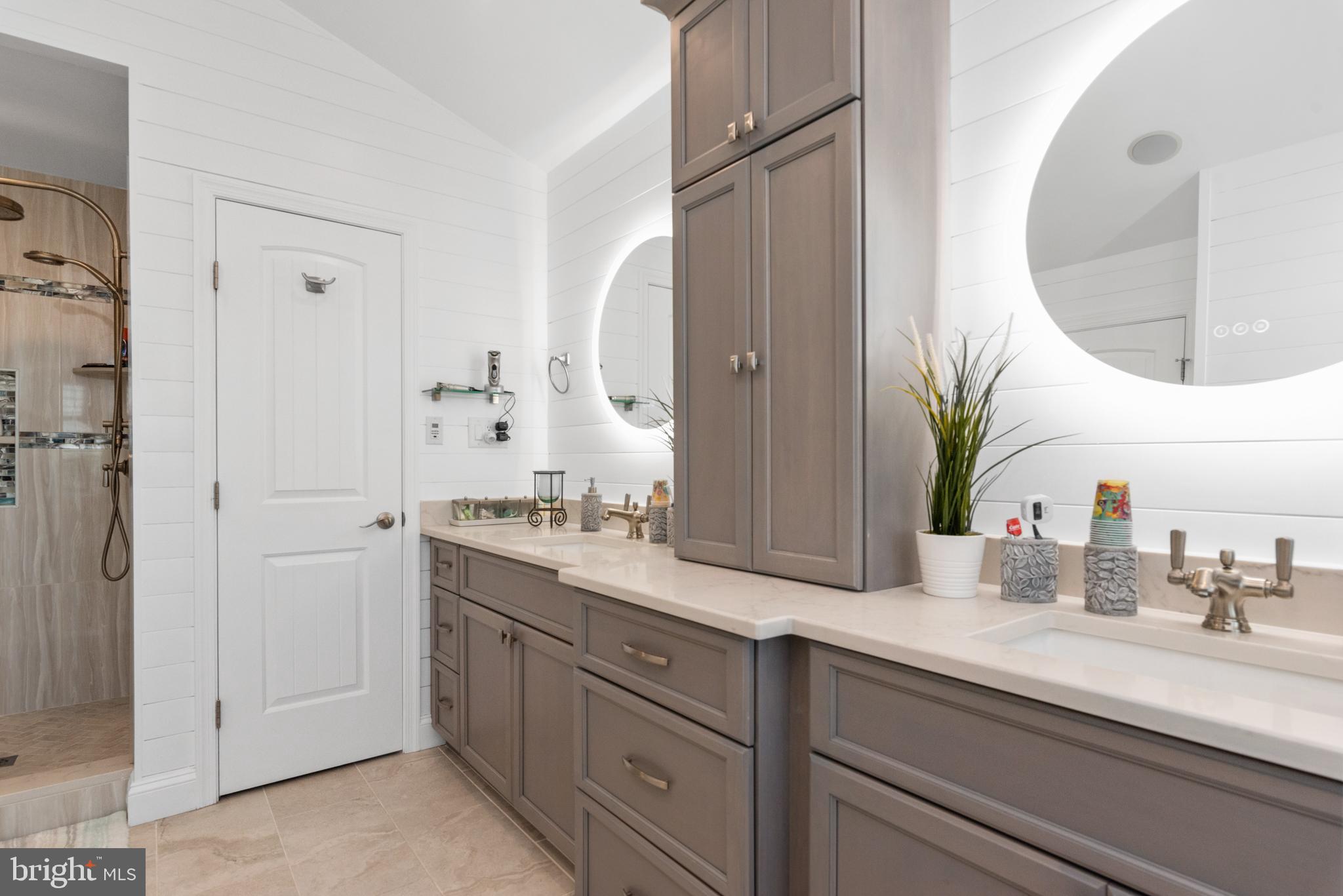 SHOREHAM BEACH - Residential