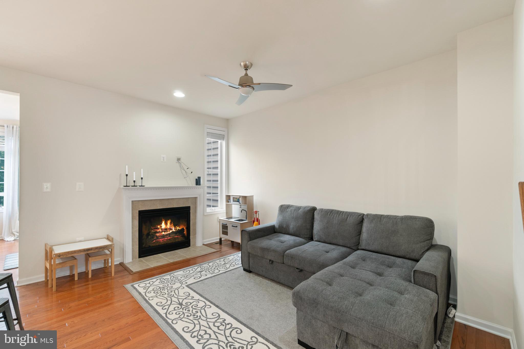 LOUDOUN VALLEY ESTATES 2 - Residential Lease