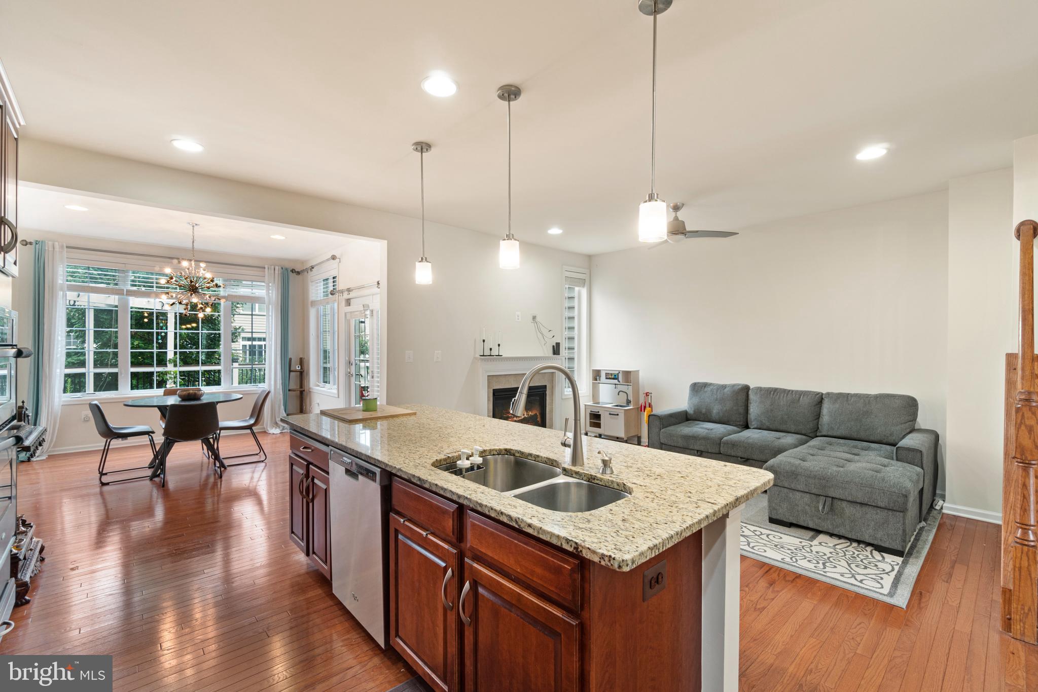 LOUDOUN VALLEY ESTATES 2 - Residential Lease