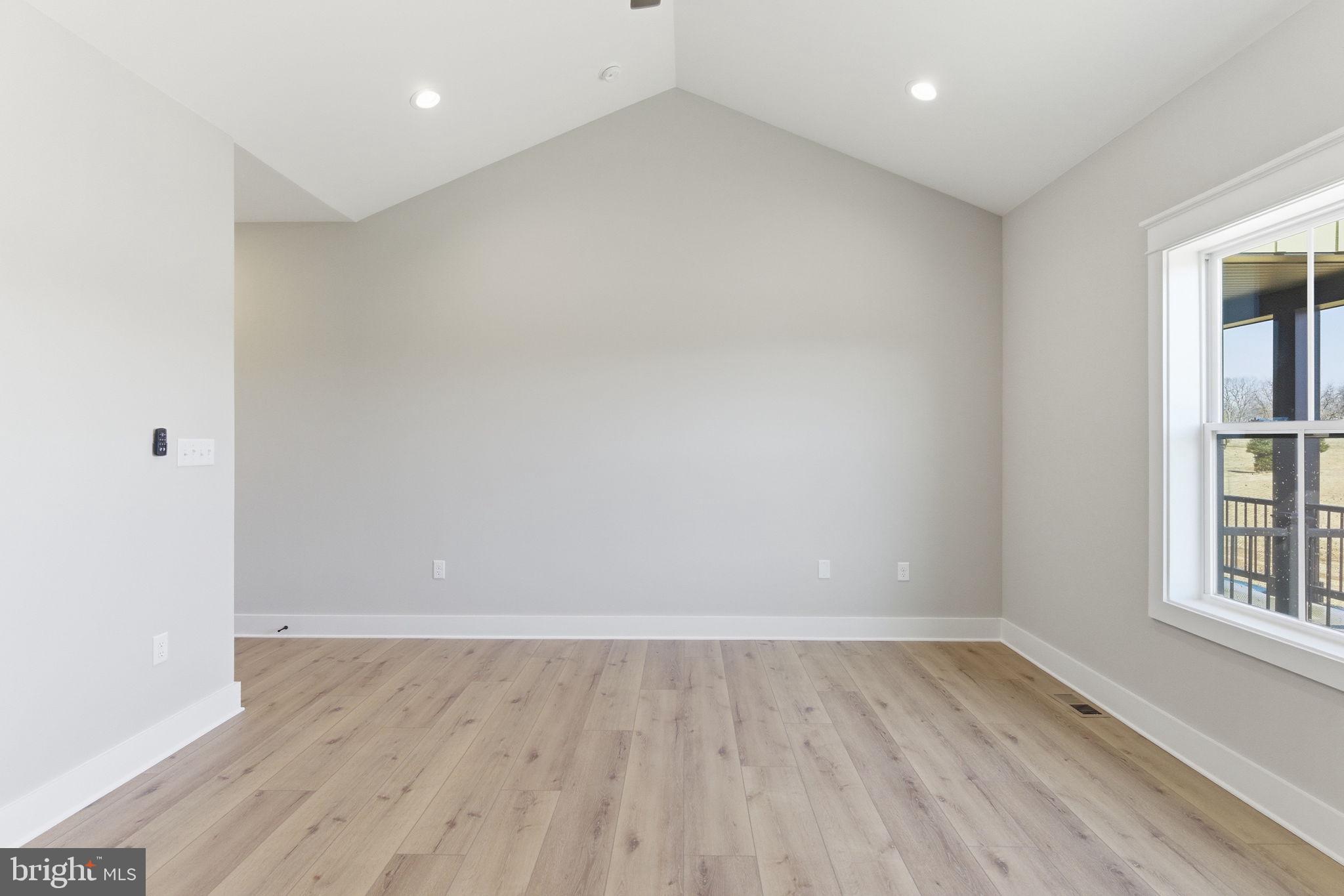 HALLMARK GLEN - Residential