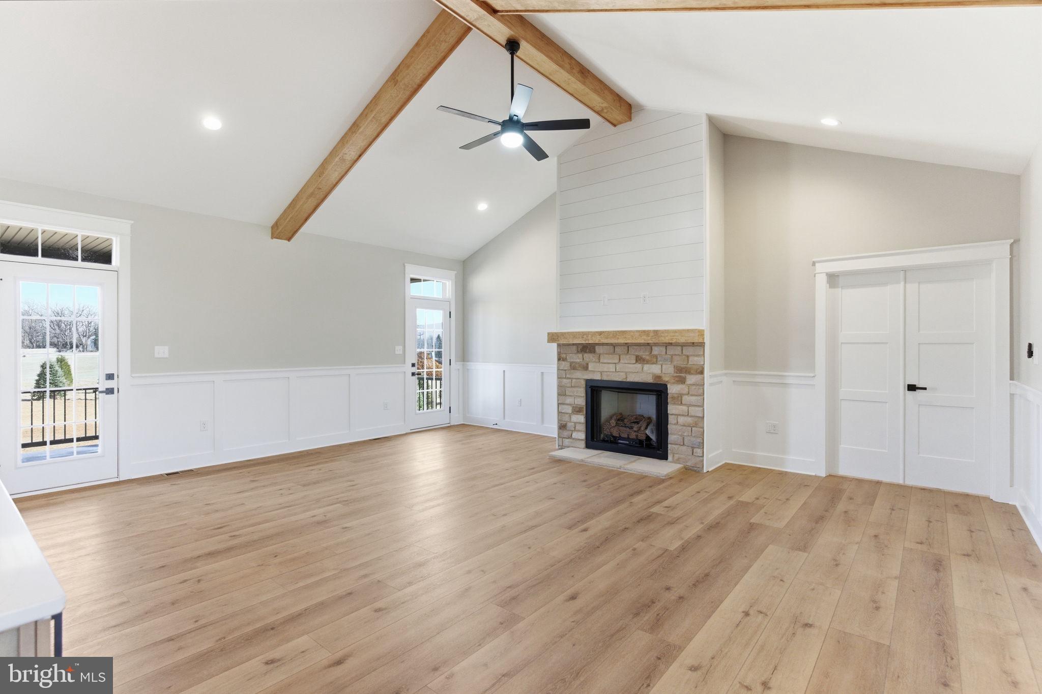HALLMARK GLEN - Residential