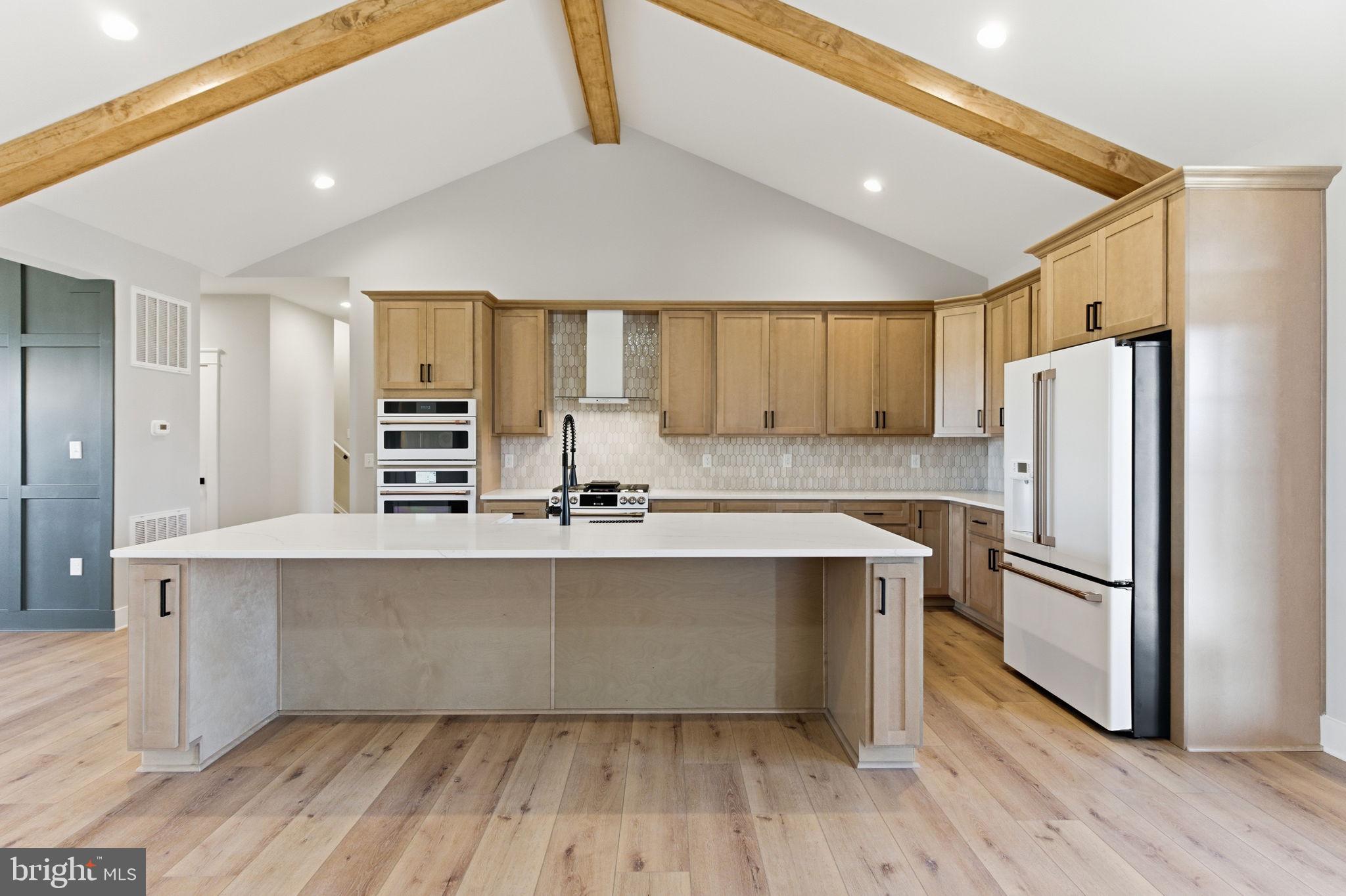 HALLMARK GLEN - Residential