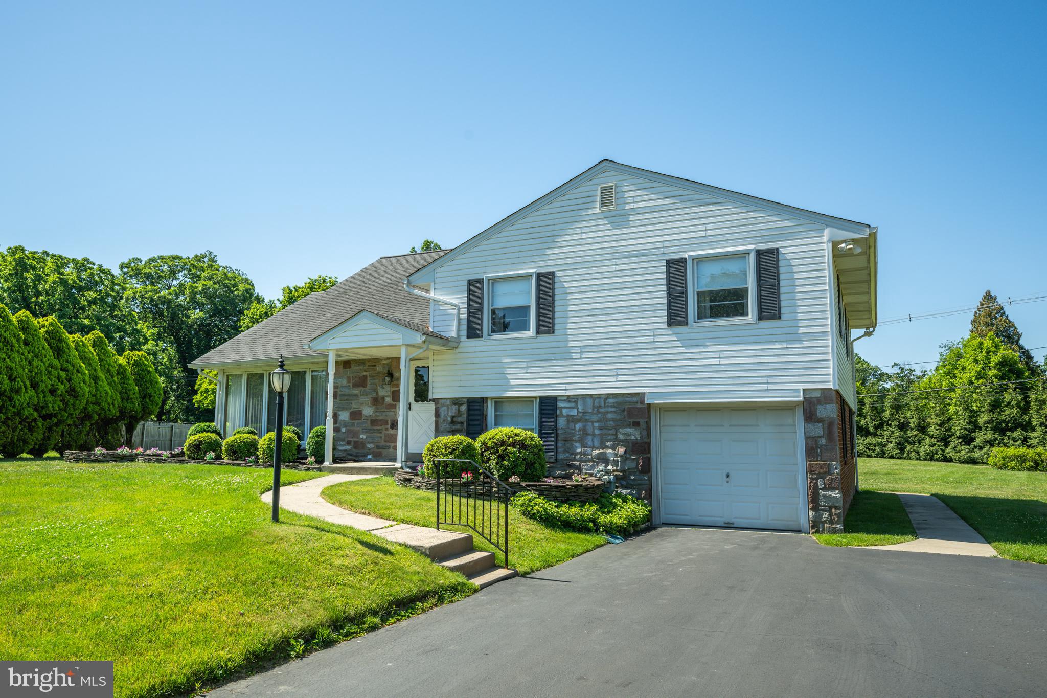 JUNE MEADOWS - Residential