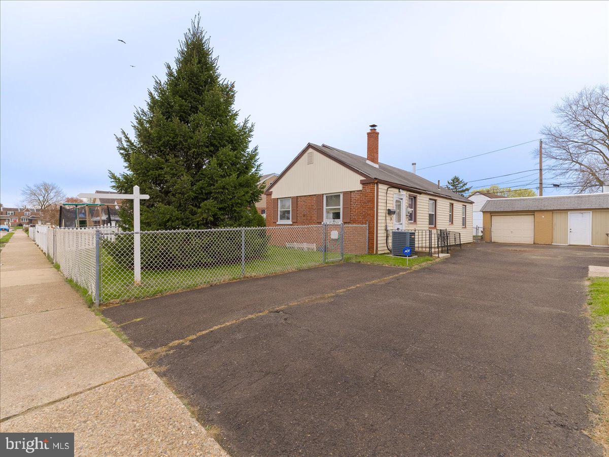 ACADEMY GARDENS - Residential