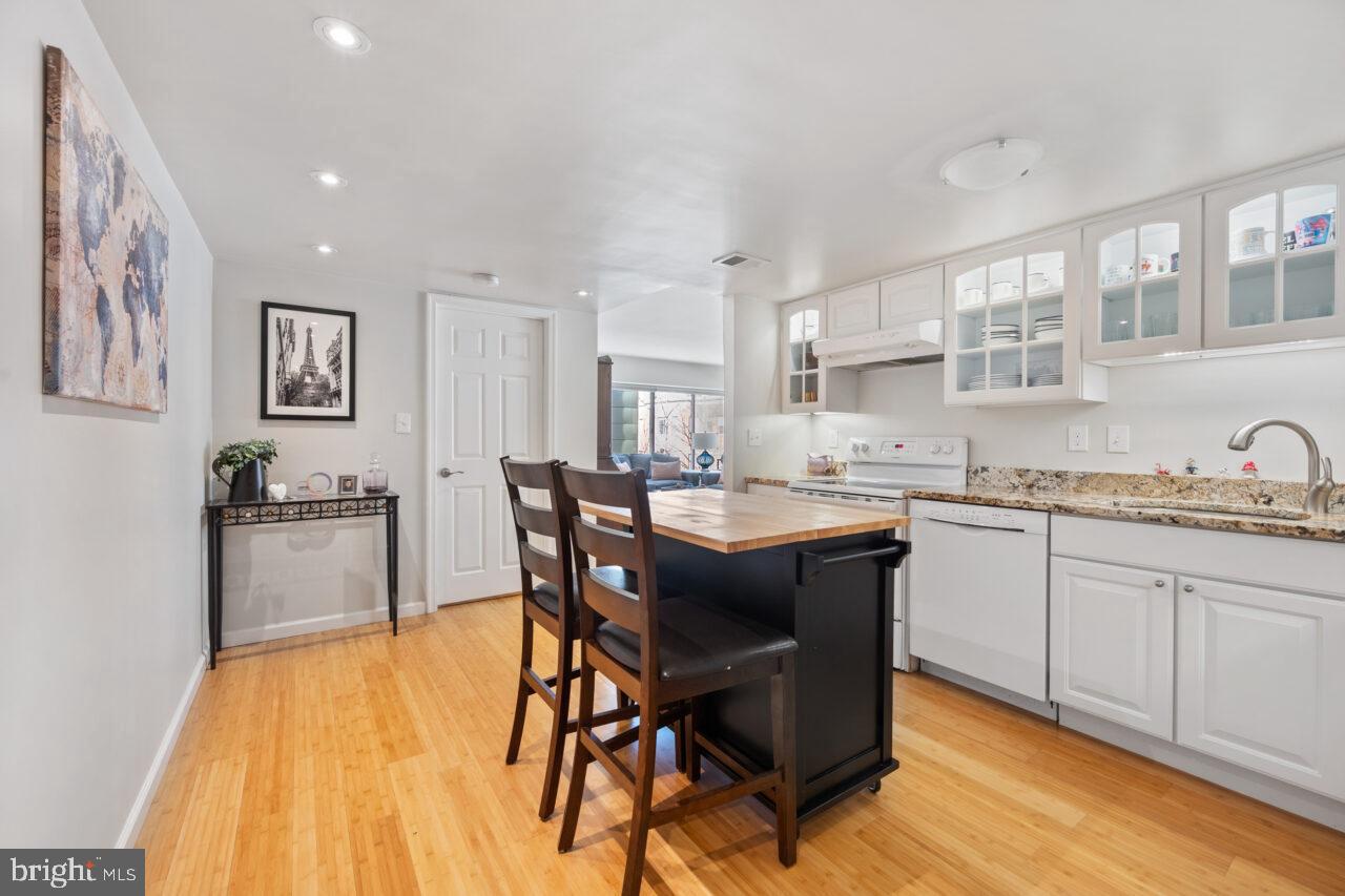 OLD TOWN ALEXANDRIA - Residential Lease