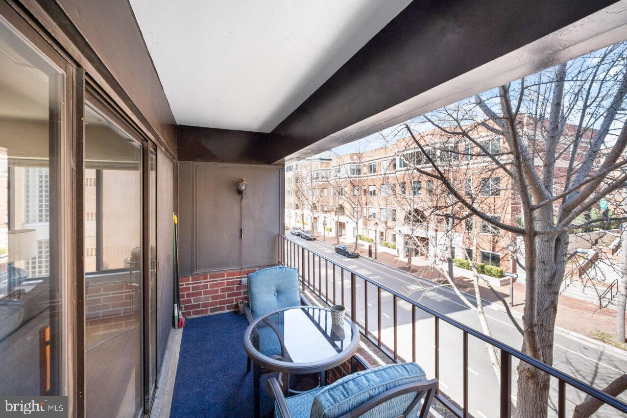 OLD TOWN ALEXANDRIA - Residential Lease