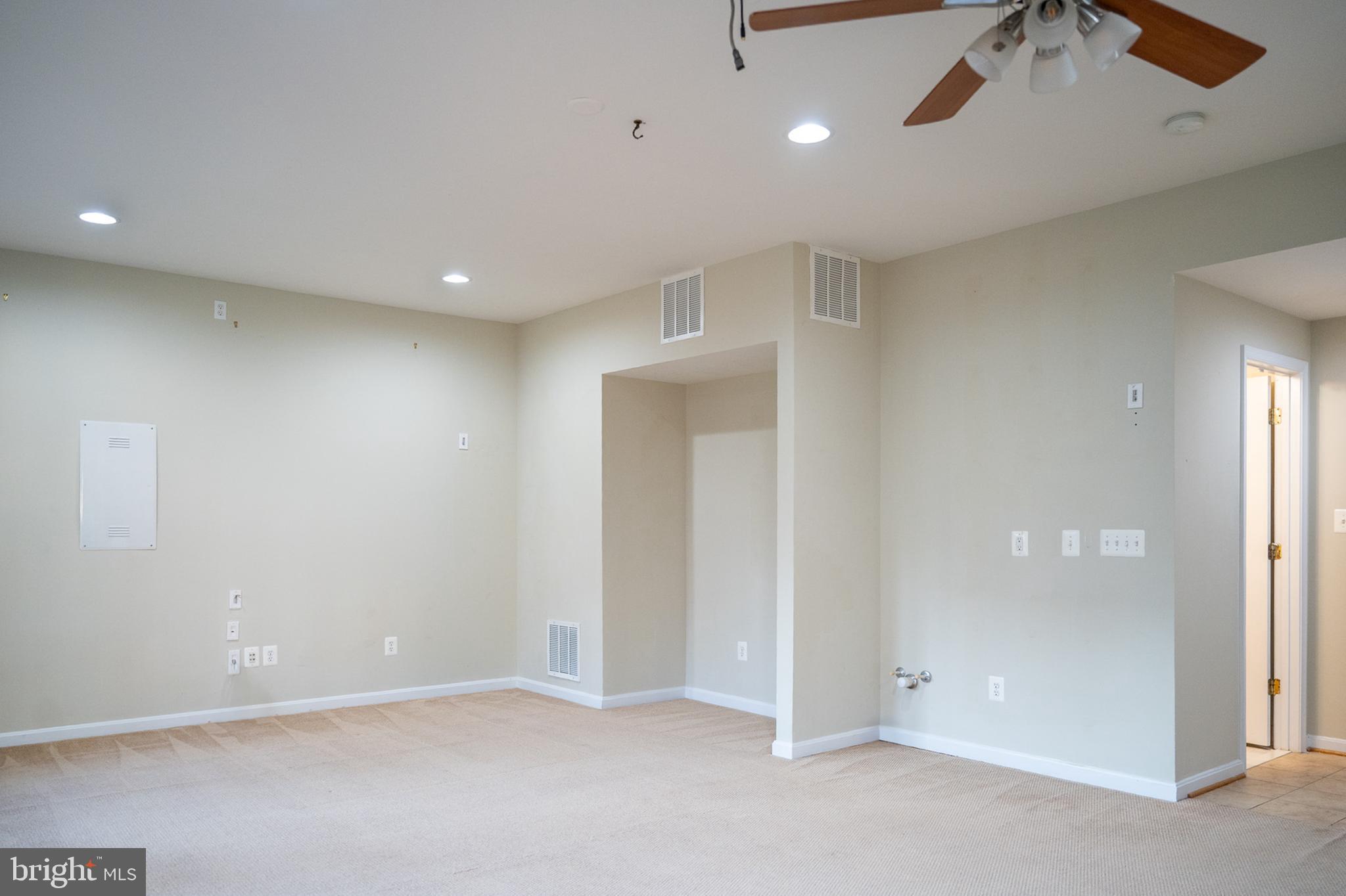BROADLANDS SOUTH - Residential Lease