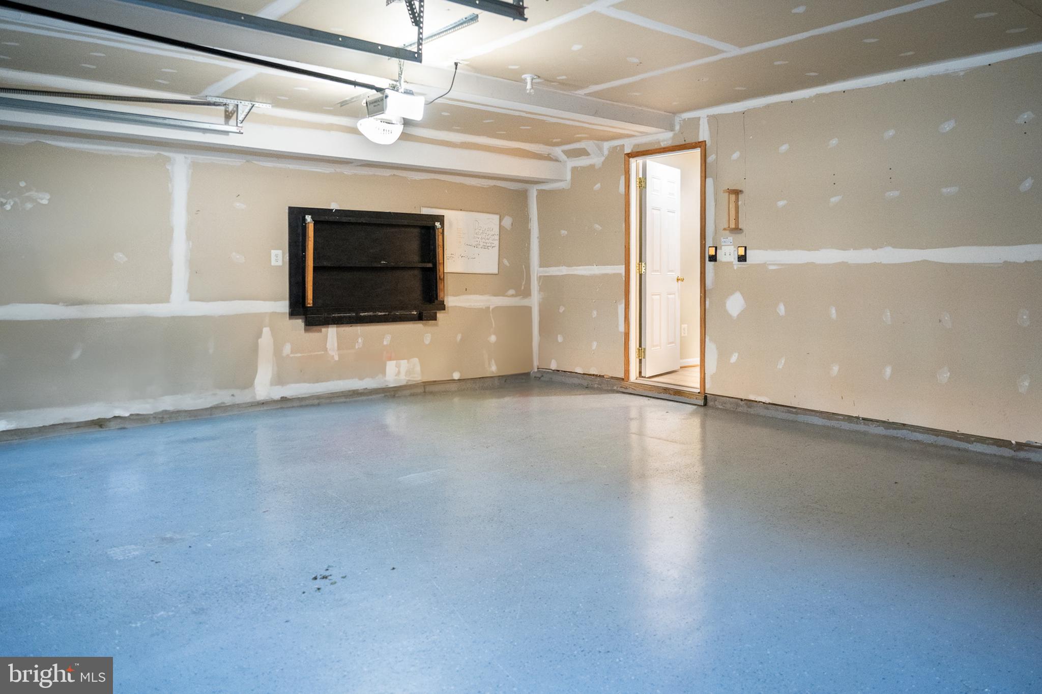 BROADLANDS SOUTH - Residential Lease