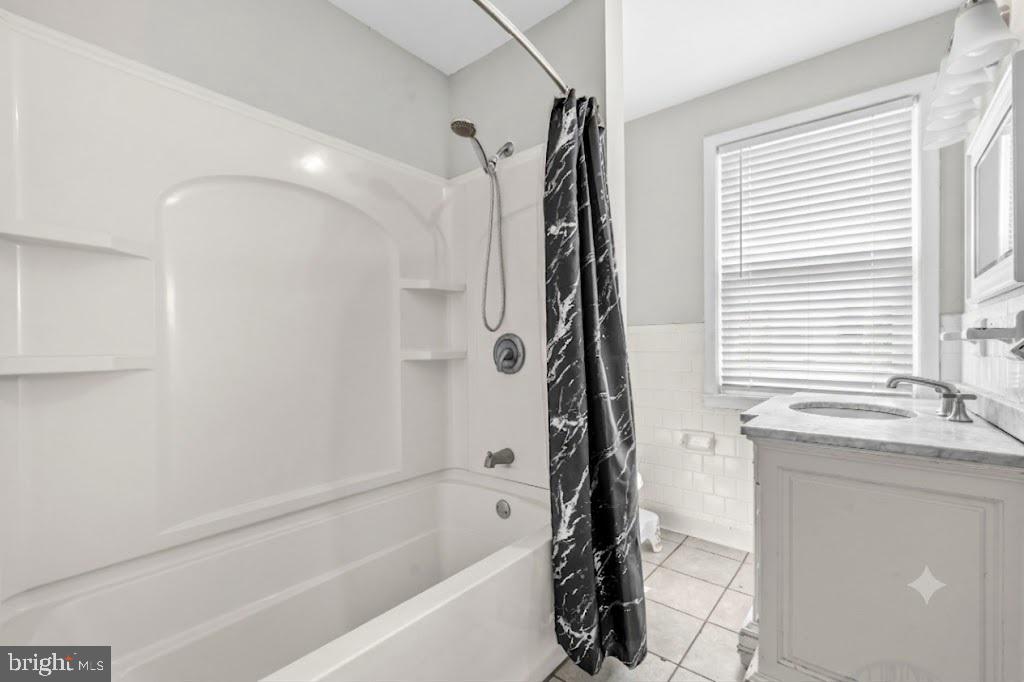 INGLESIDE PARK - Residential