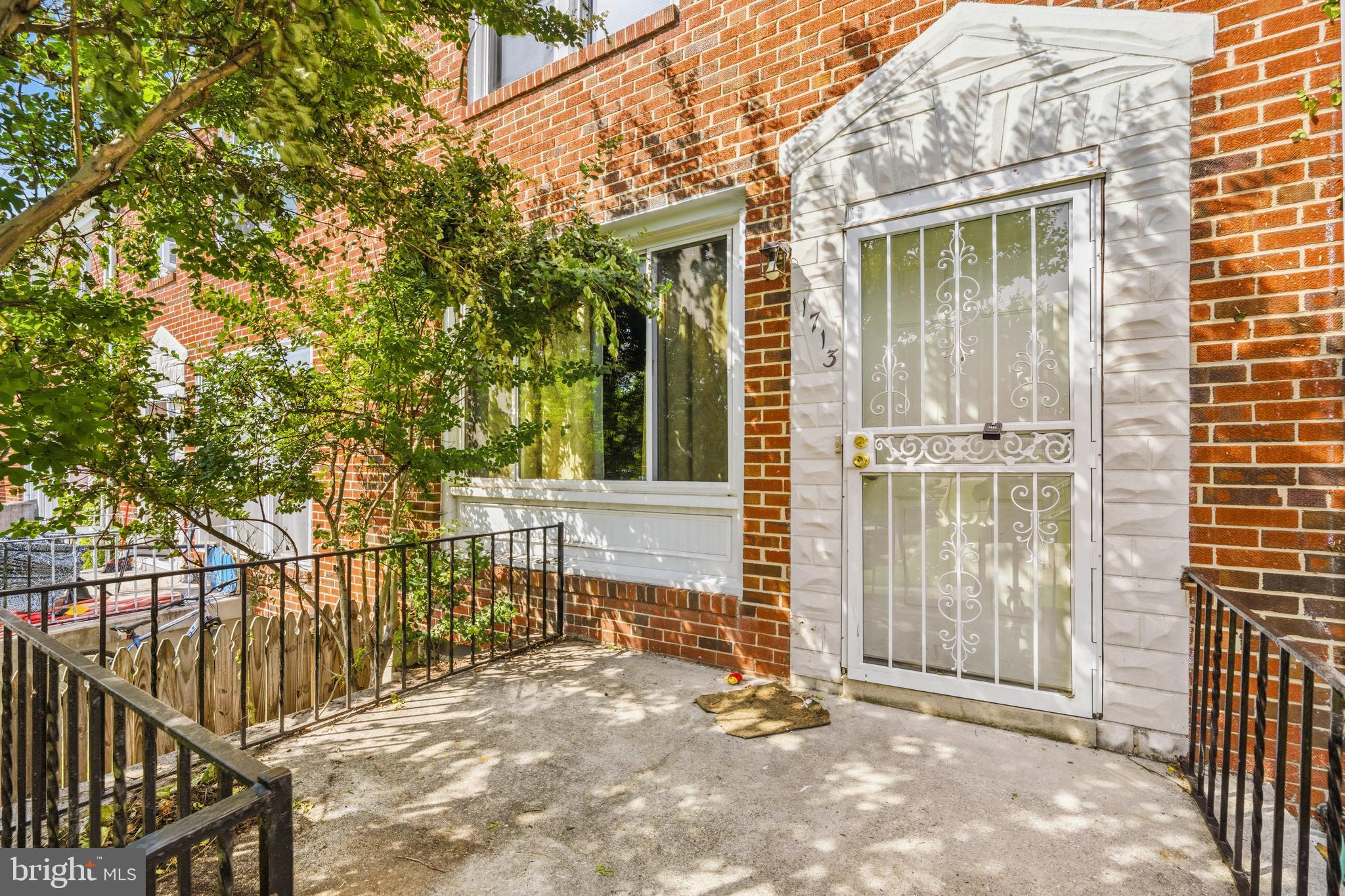 INGLESIDE PARK - Residential