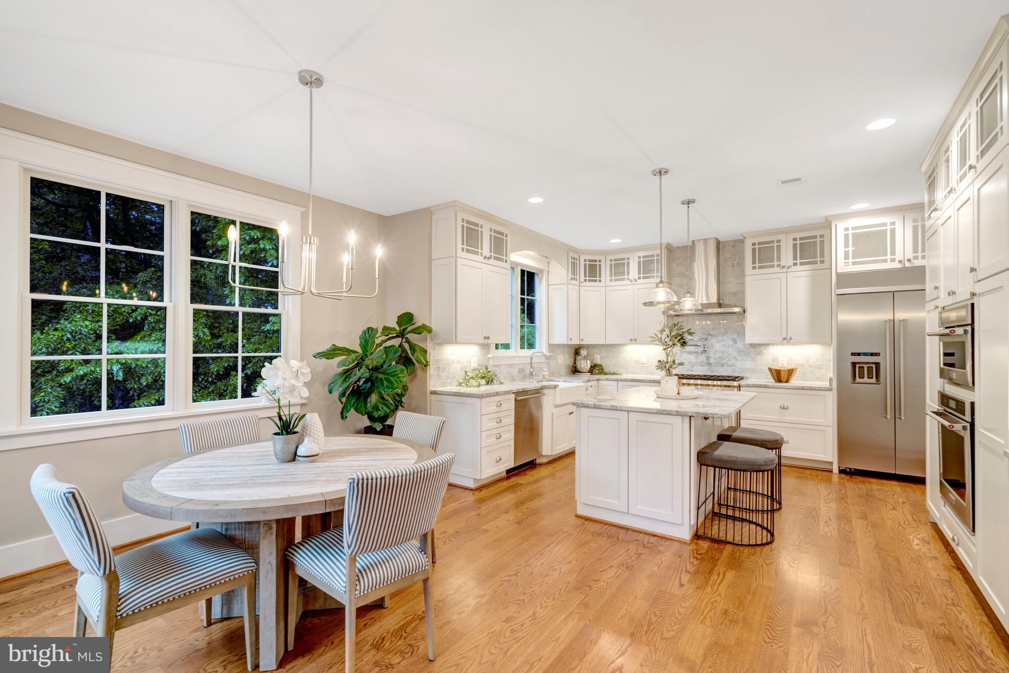 LORCOM GROVE - Residential