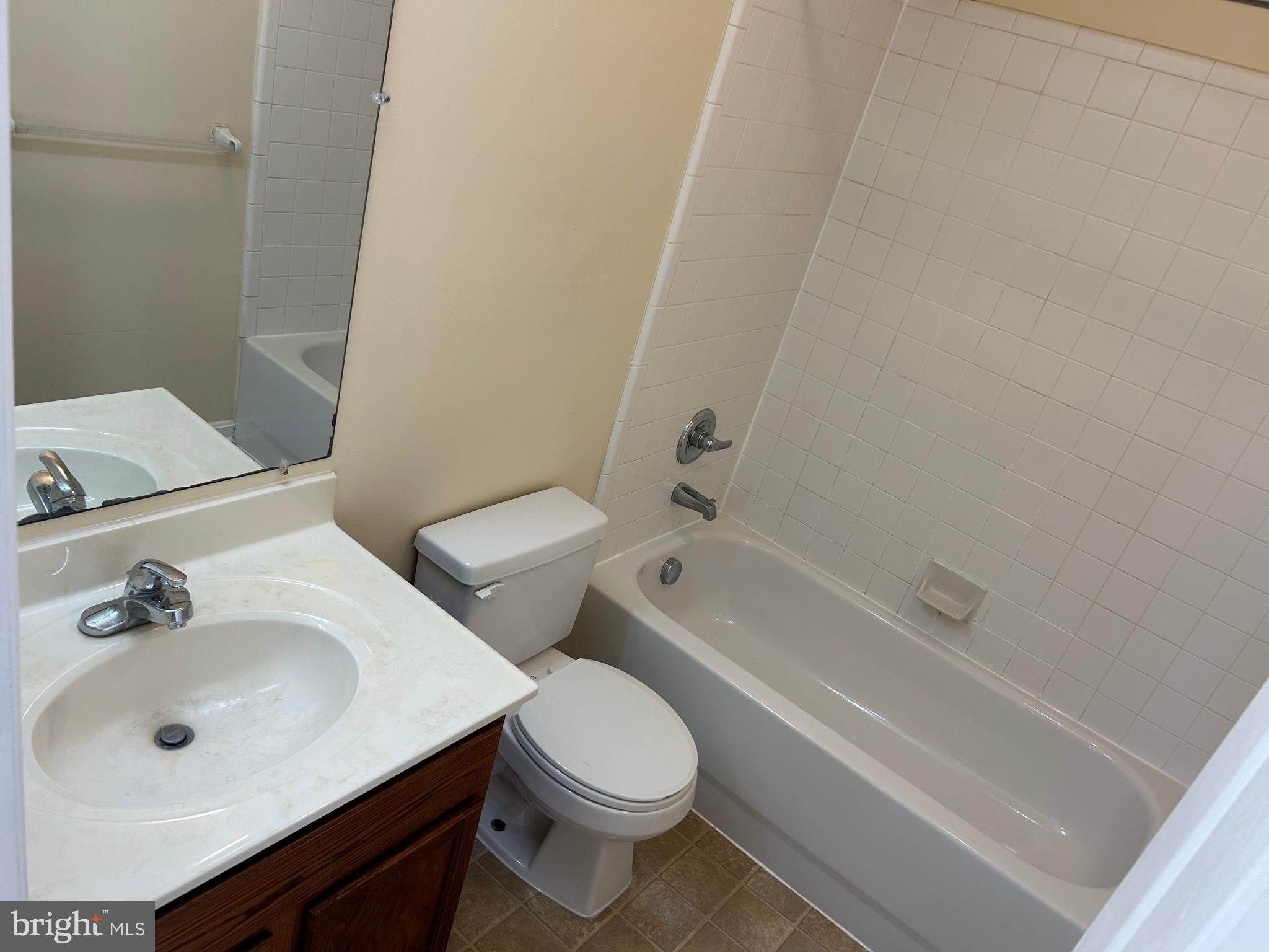GATEWAY CROSSING - Residential Lease