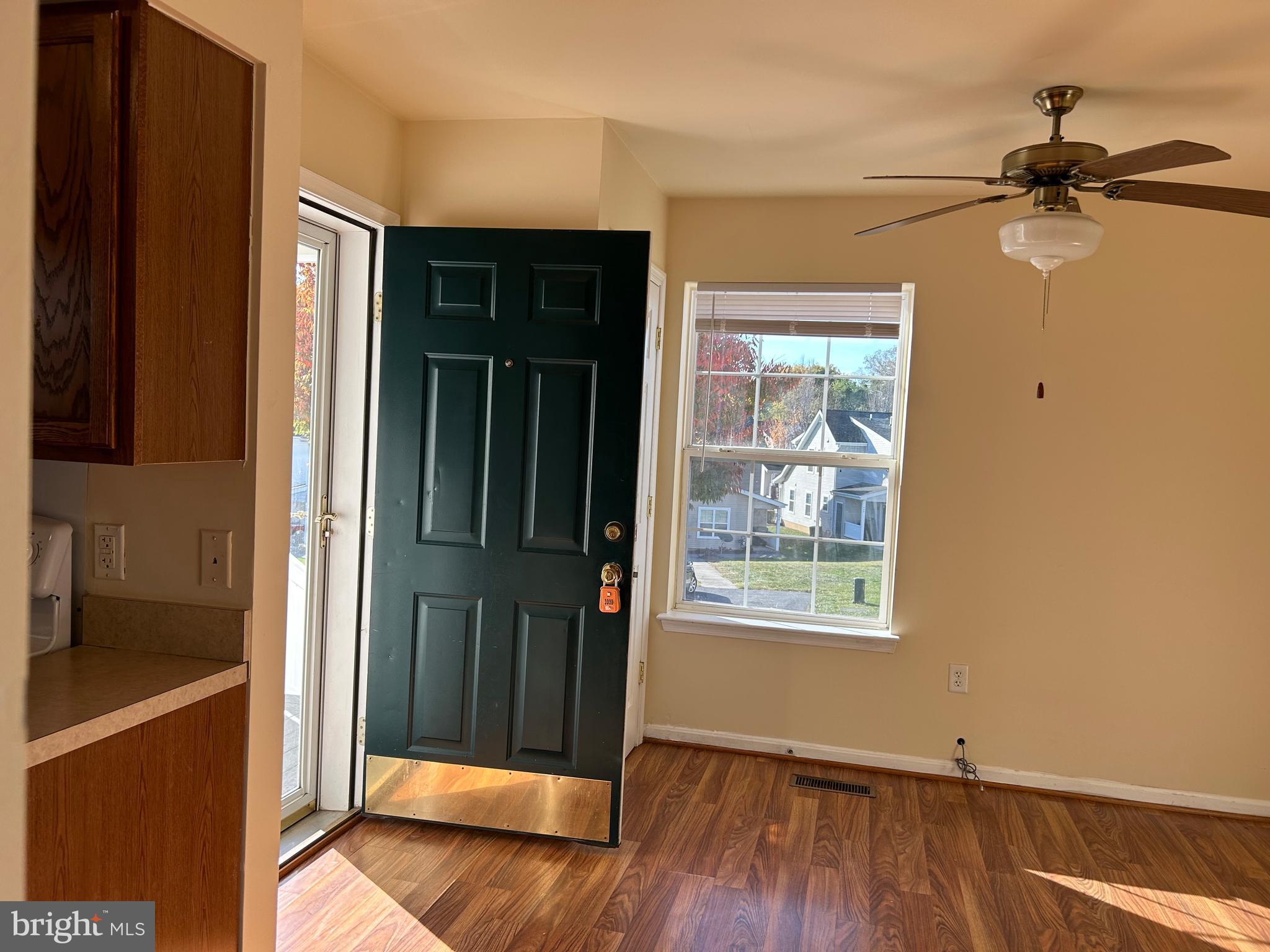 GATEWAY CROSSING - Residential Lease