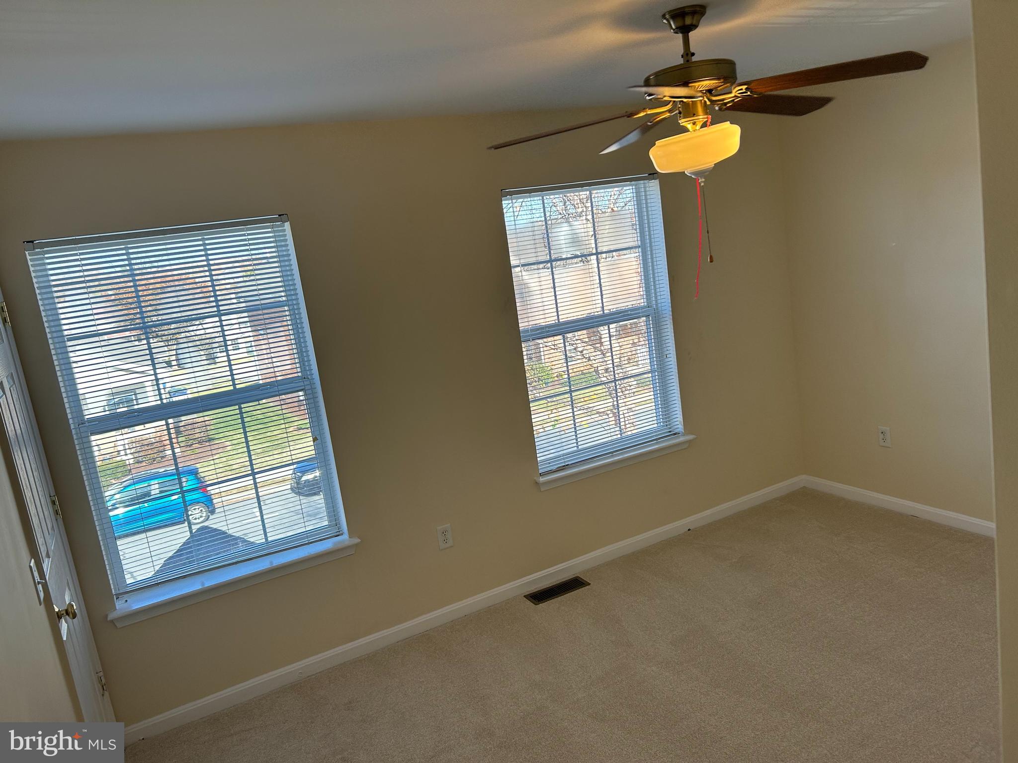 GATEWAY CROSSING - Residential Lease