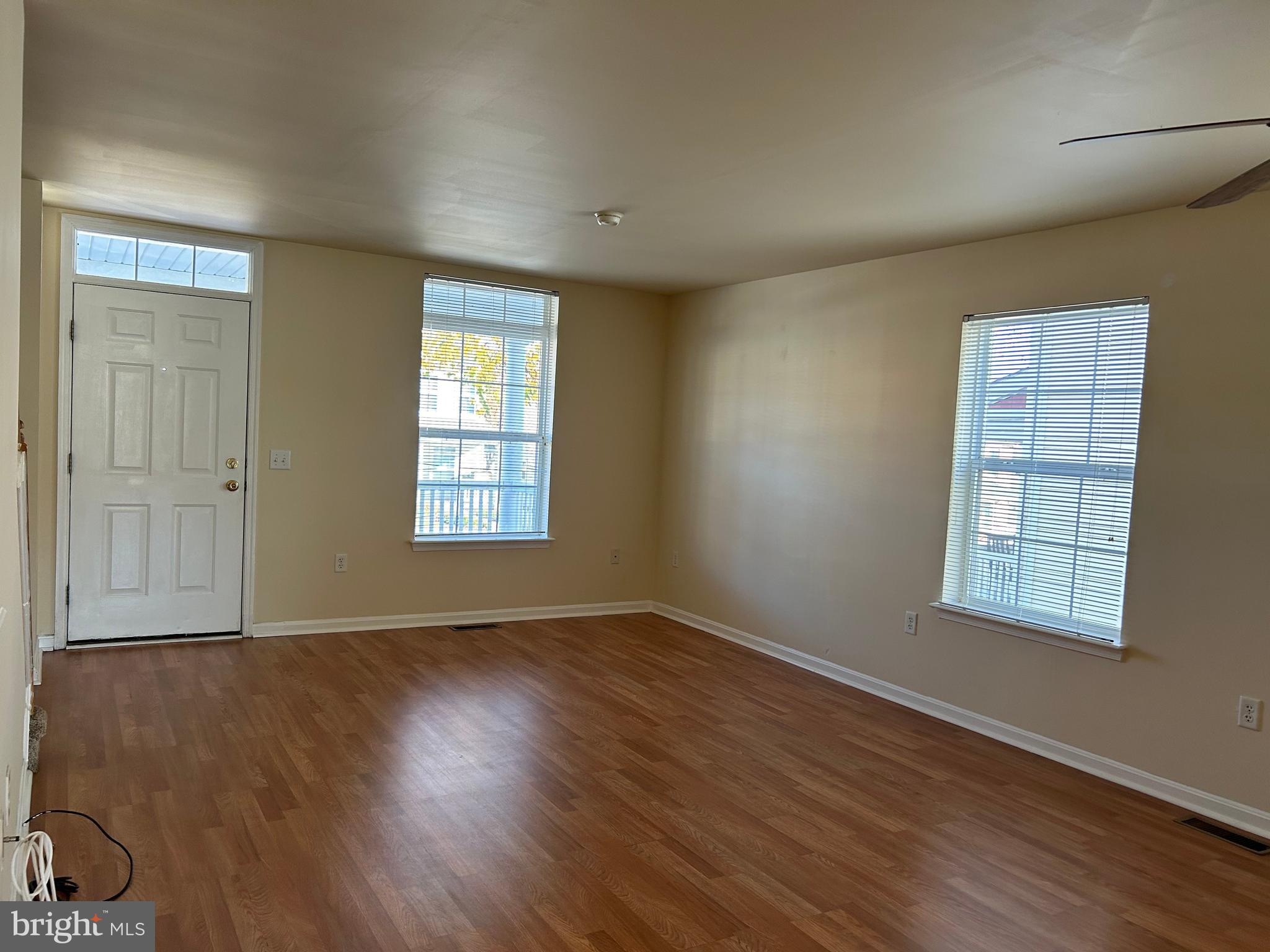 GATEWAY CROSSING - Residential Lease