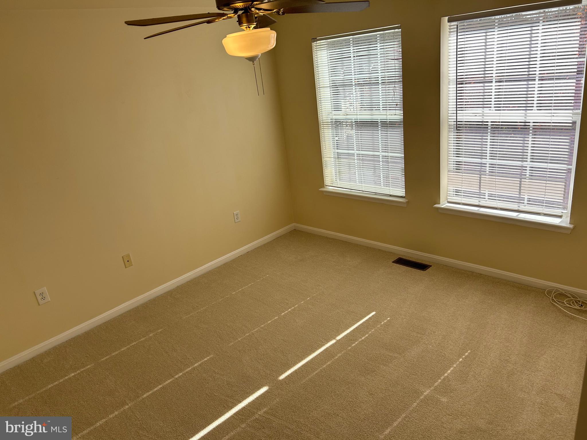 GATEWAY CROSSING - Residential Lease