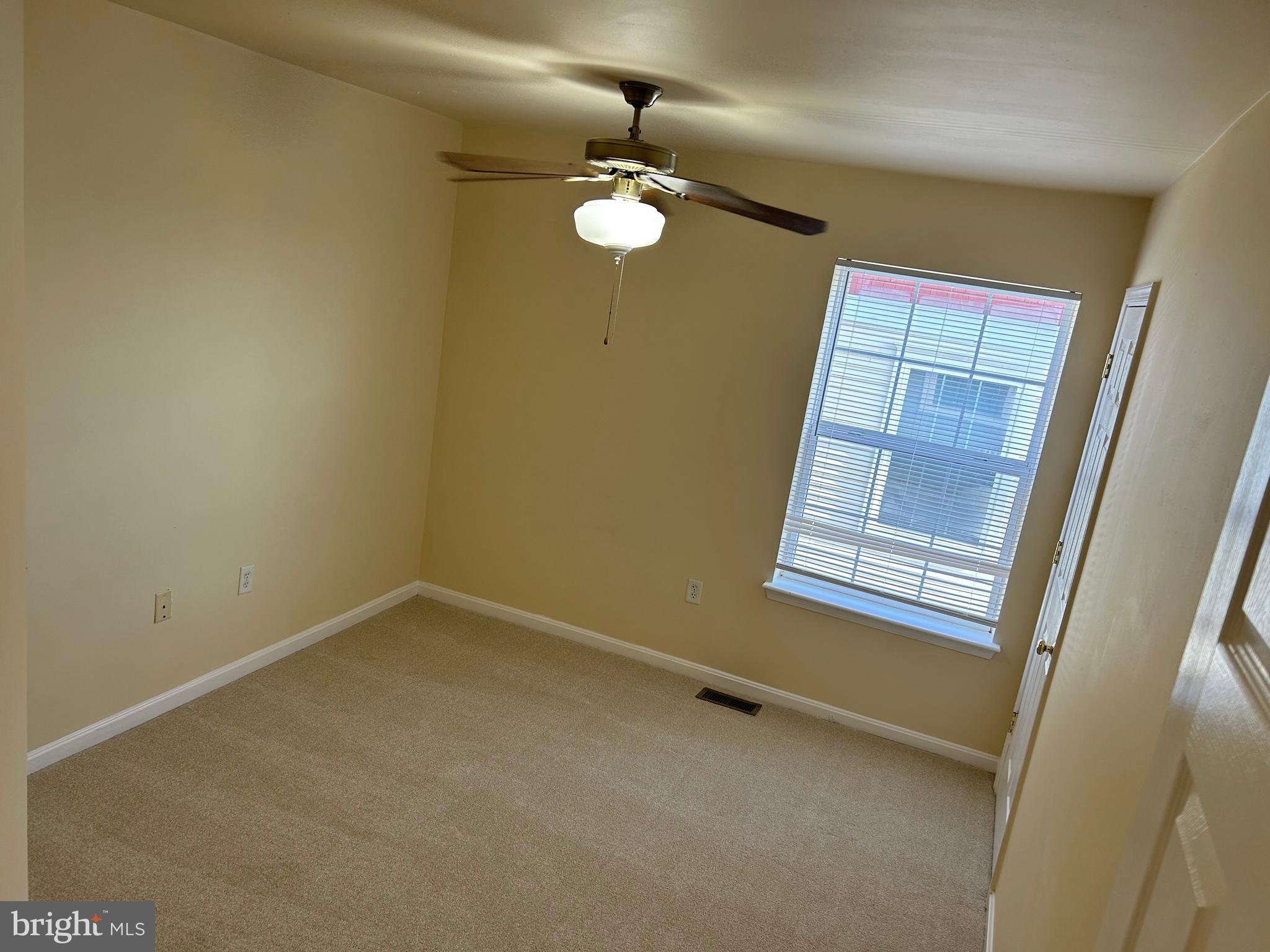 GATEWAY CROSSING - Residential Lease