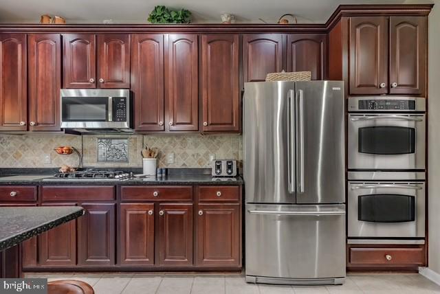 WINDSOR RIDGE - Residential