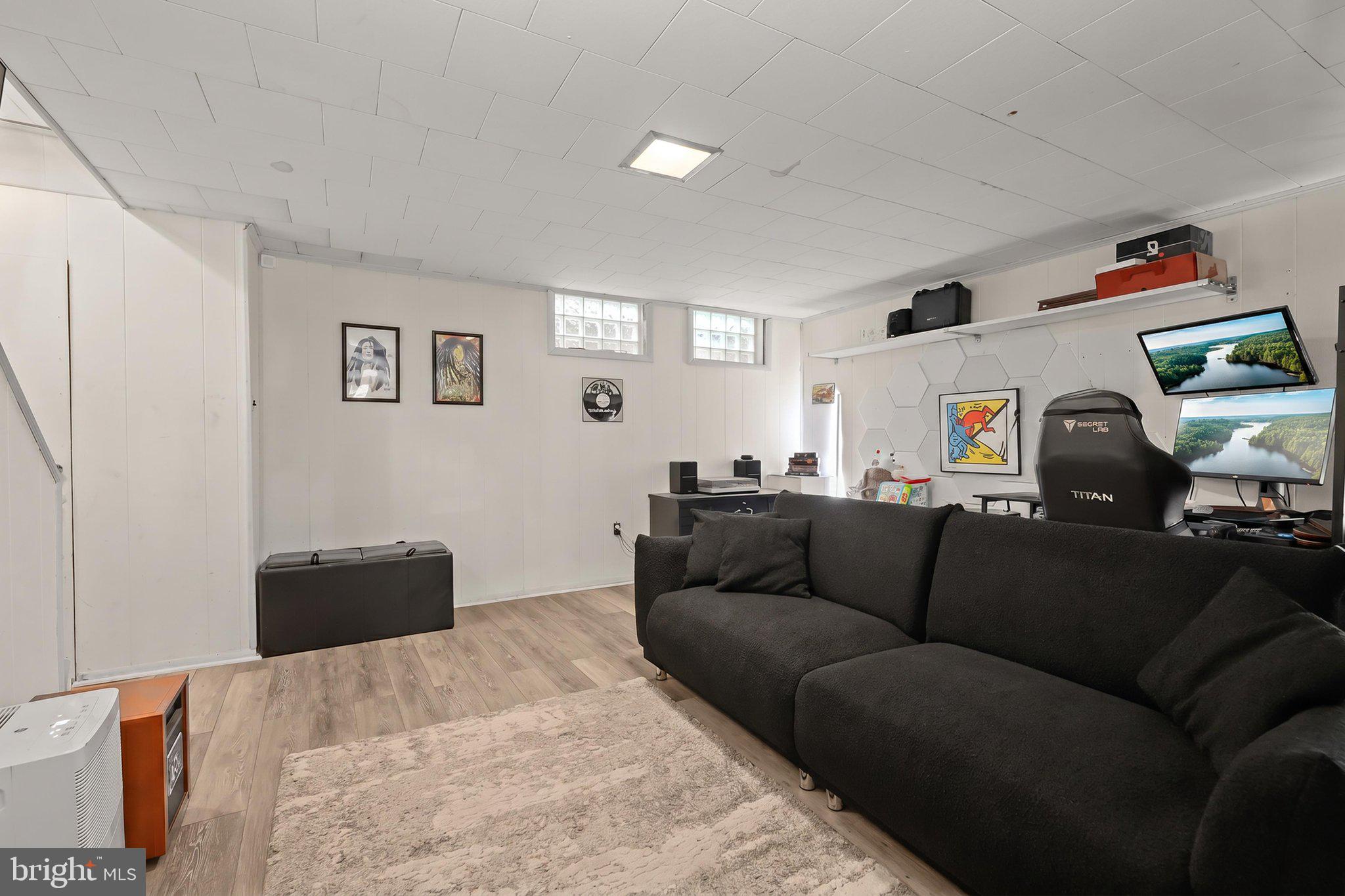 KNETTISHALL - Residential
